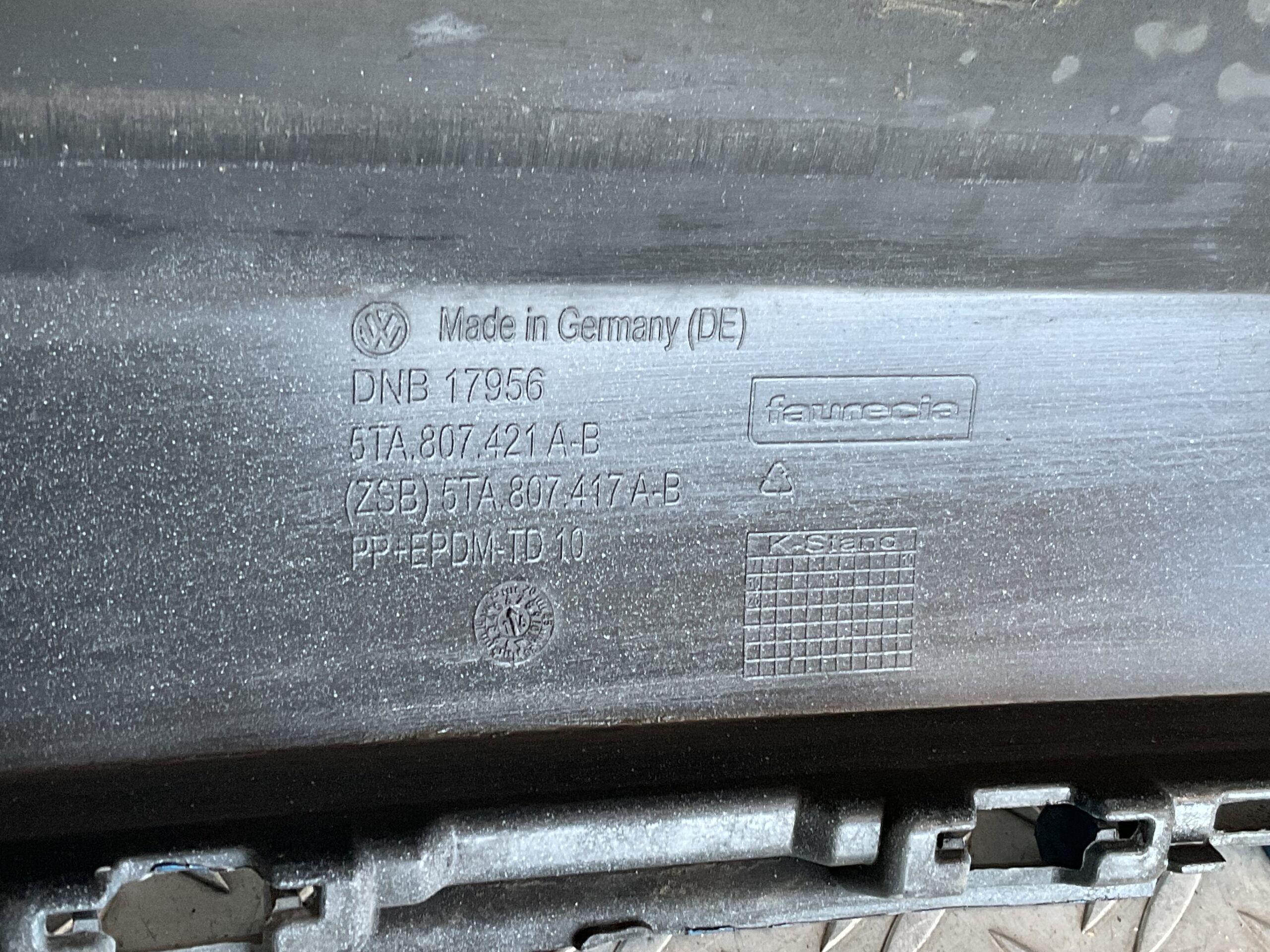Bumper Volkswagen Touran 5TA III 15-18 5TA807421AB Achterbumper F4-17228z