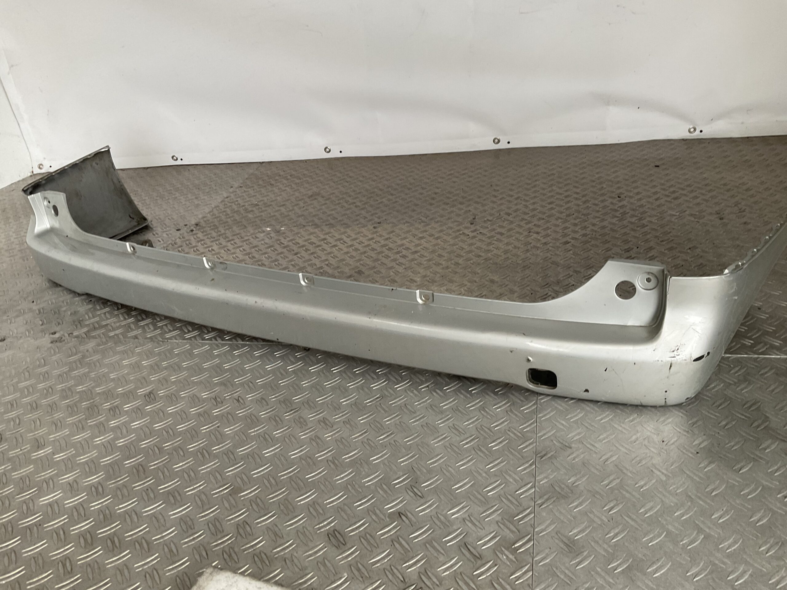 Bumper Nissan NV200 09-22 850223LG0A Achterbumper F4-17301z