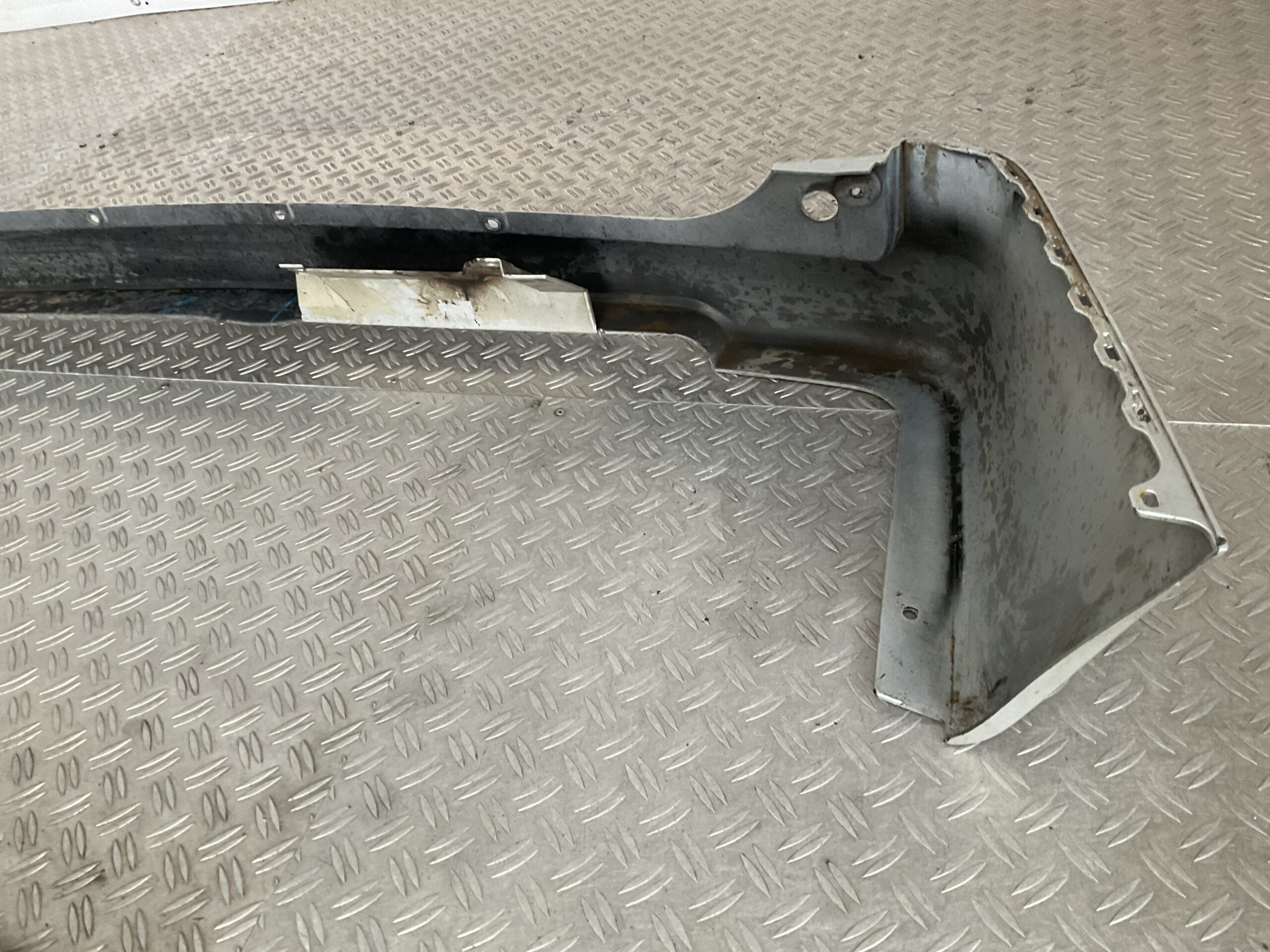 Bumper Nissan NV200 09-22 850223LG0A Achterbumper F4-17301z