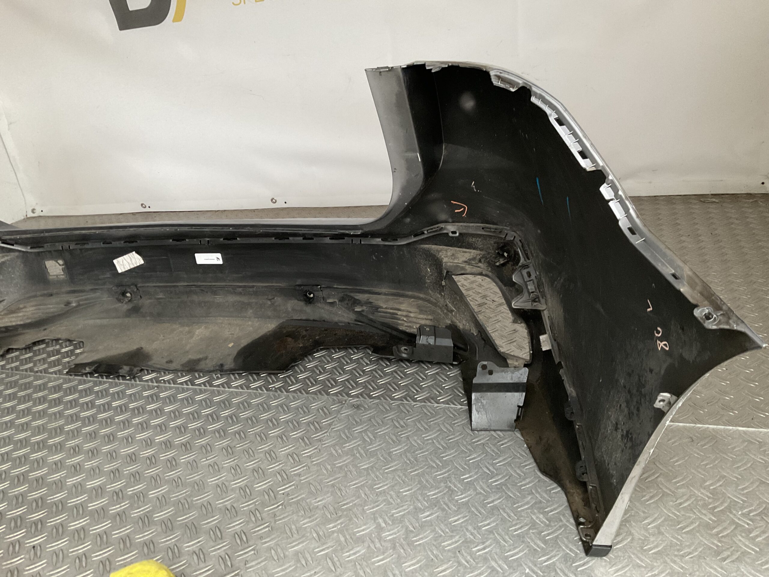 Bumper Peugeot 308 III T10 SW KOMBI 21- 9840113280 Achterbumper F4-17338z