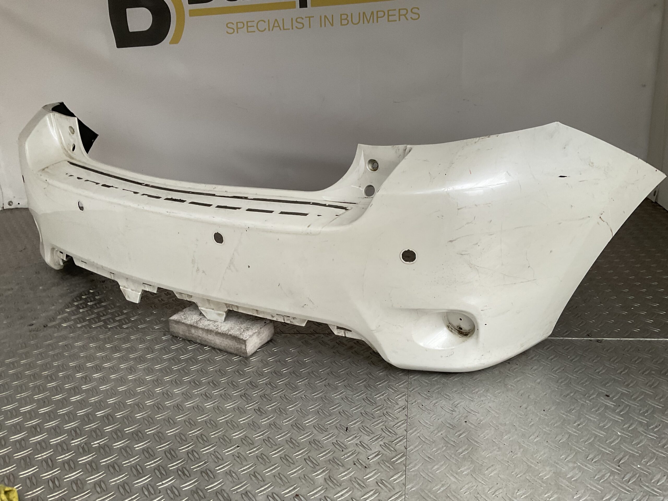 Bumper Toyota Yaris III Facelift 52159-02610 Achterbumper F4-17350z