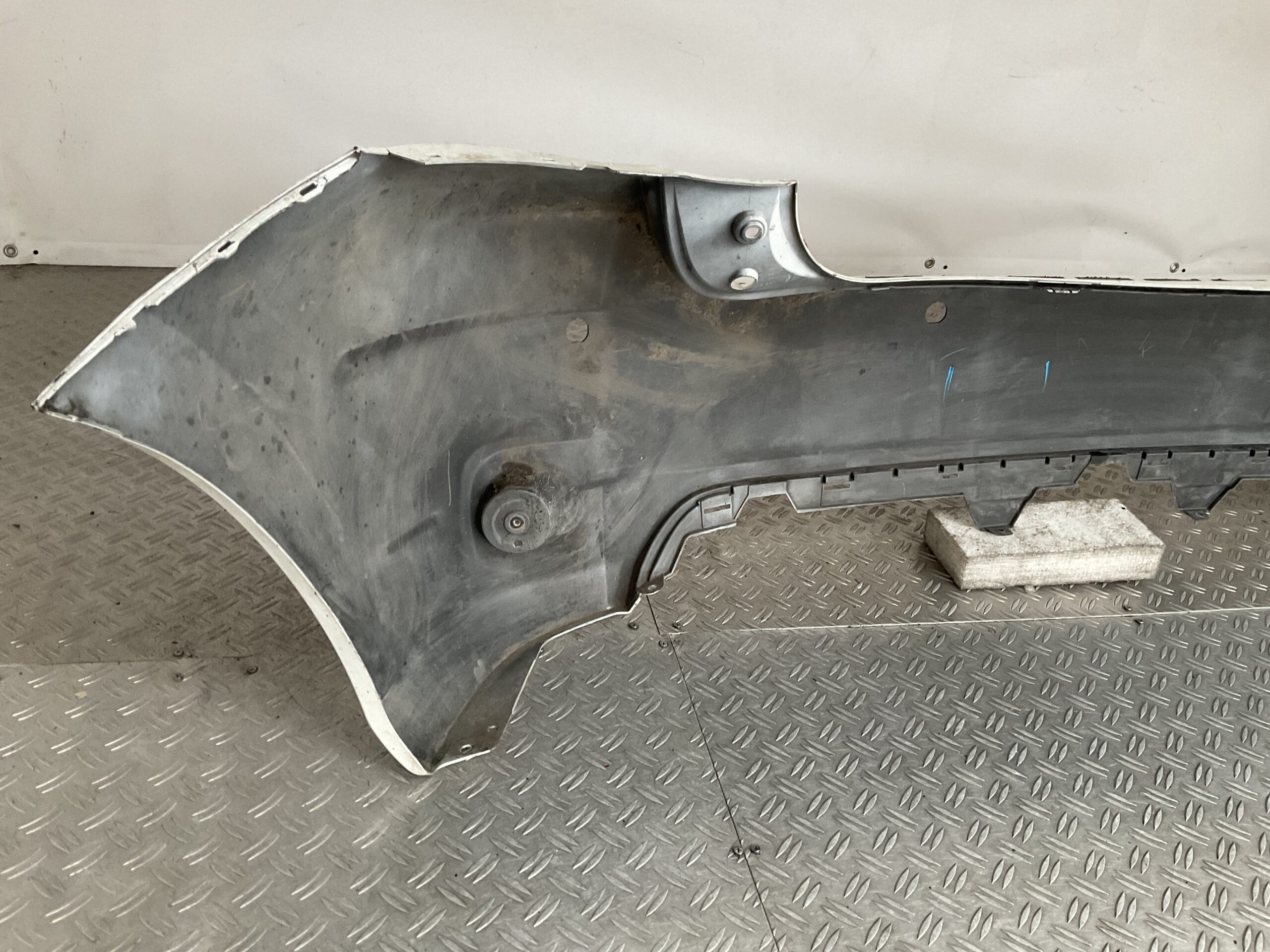 Bumper Toyota Yaris III Facelift 52159-02610 Achterbumper F4-17350z