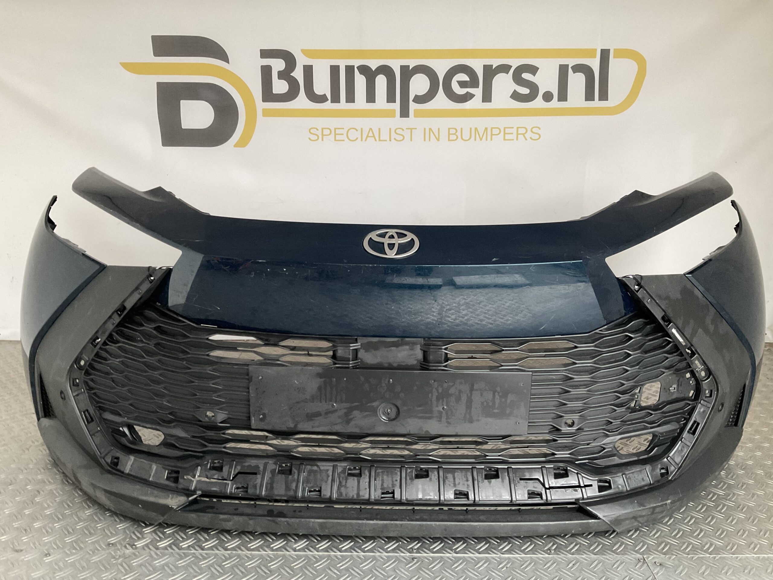 Bumper Toyota CHR C-HR ii 23- 52119-F4250 Voorbumper D5-16808z