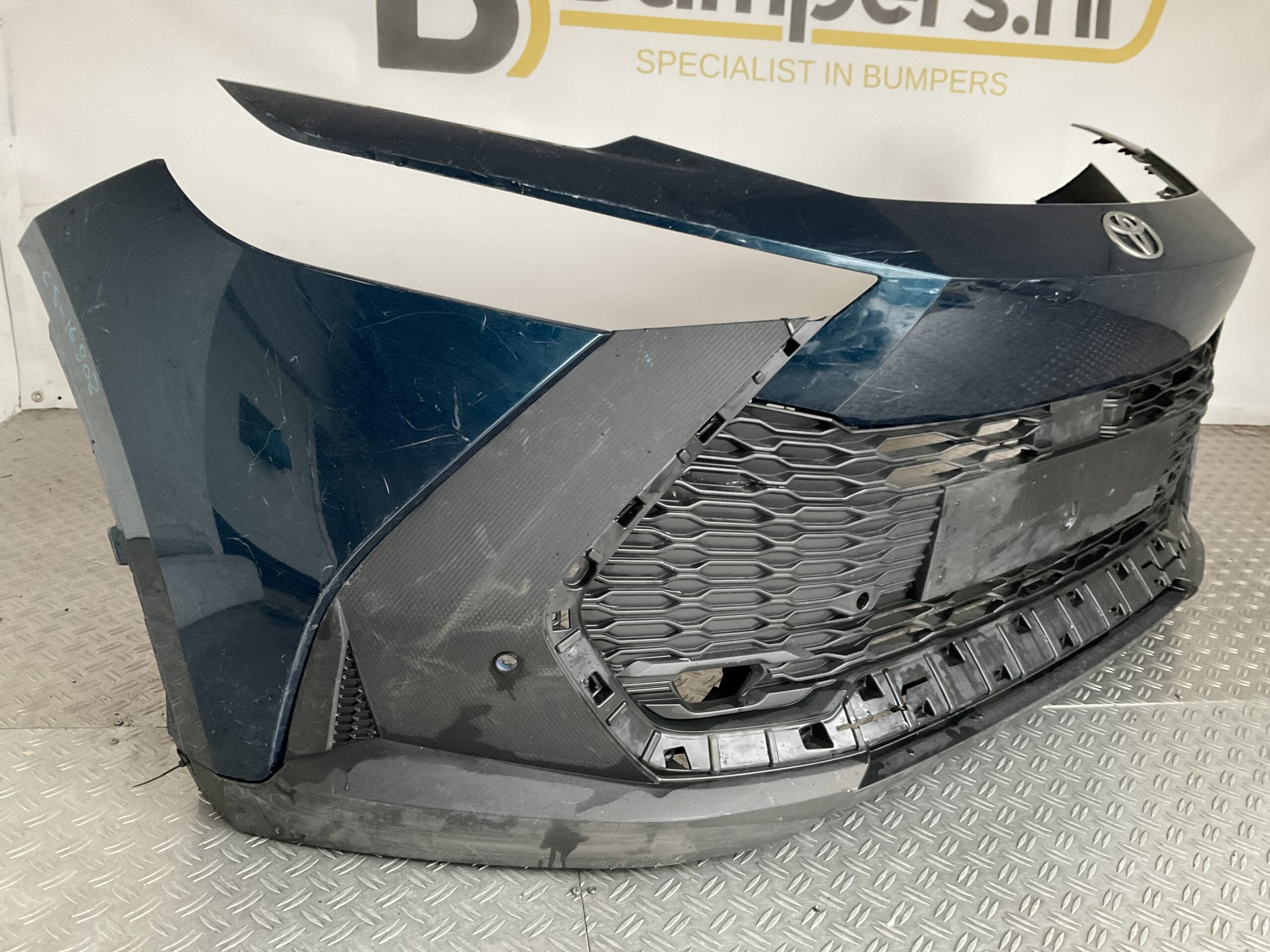 Bumper Toyota CHR C-HR ii 23- 52119-F4250 Voorbumper D5-16808z
