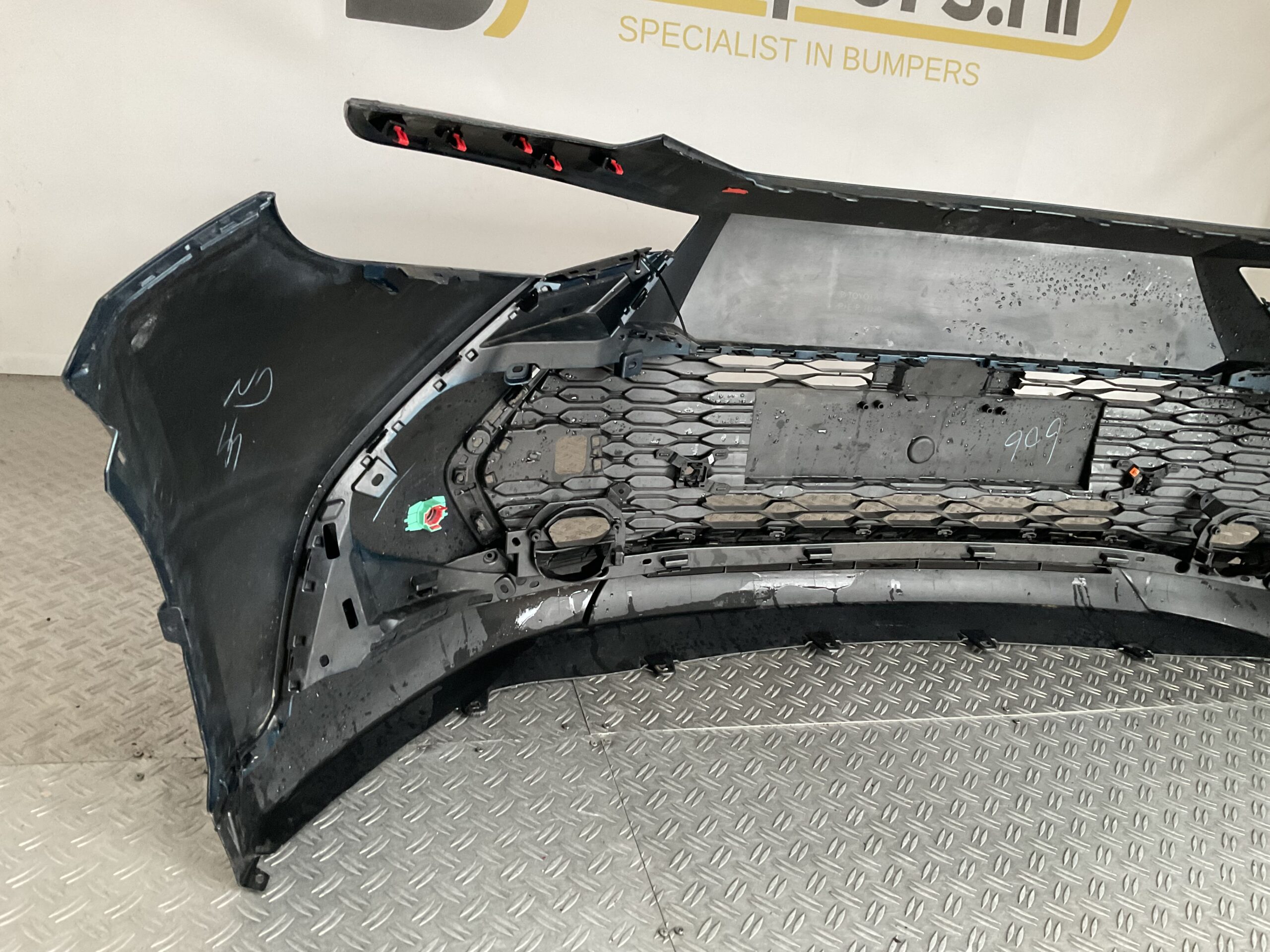 Bumper Toyota CHR C-HR ii 23- 52119-F4250 Voorbumper D5-16808z