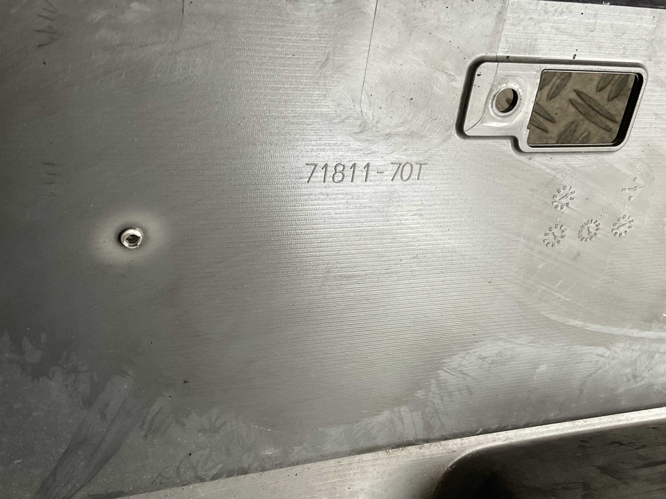Bumper Suzuki Swift Hybrid 24- 71811-70T Achterbumper F5-16729z