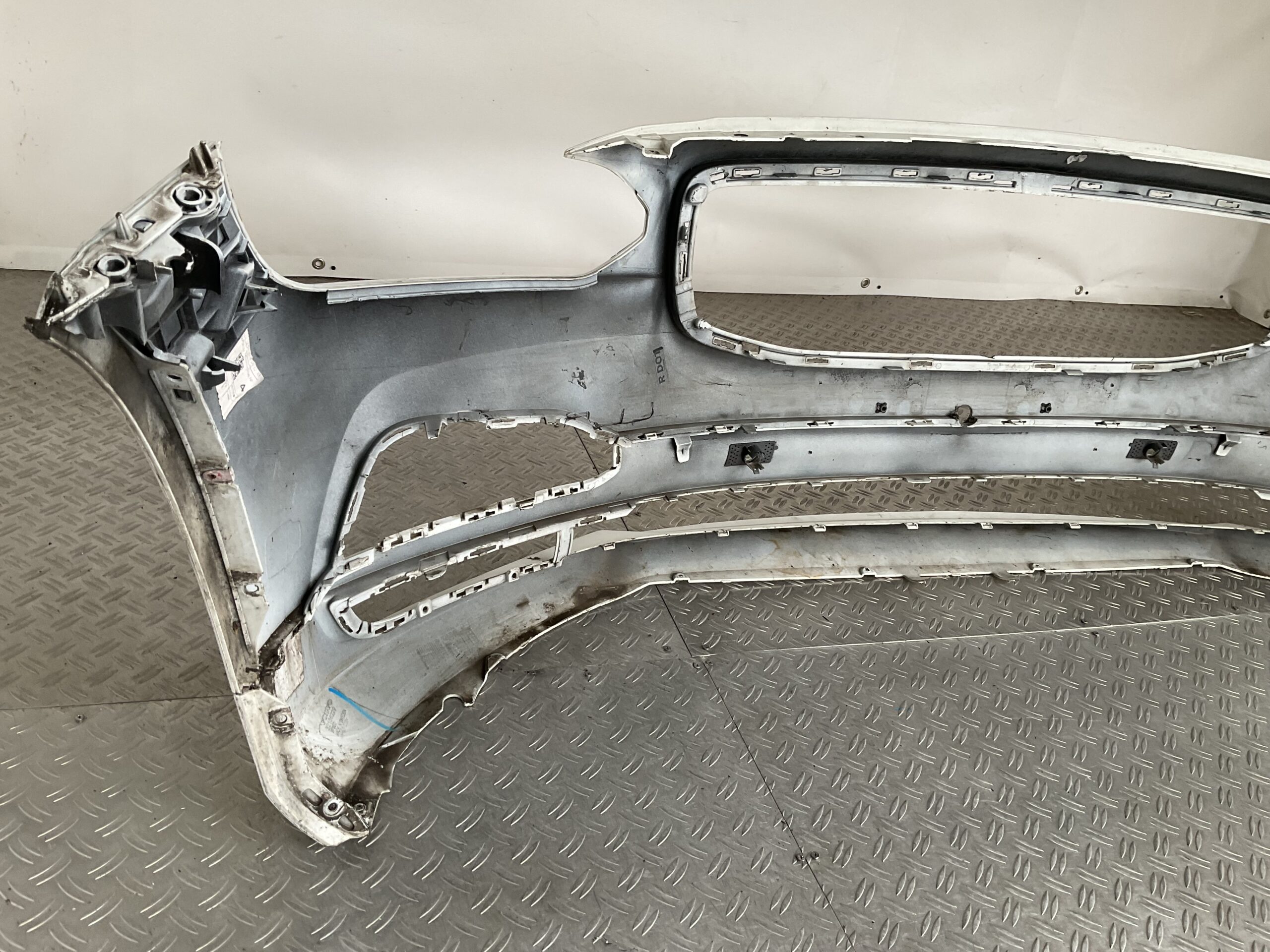 Bumper Volvo V90 S90 II 16-20 32136229 Voorbumper E5-17052z