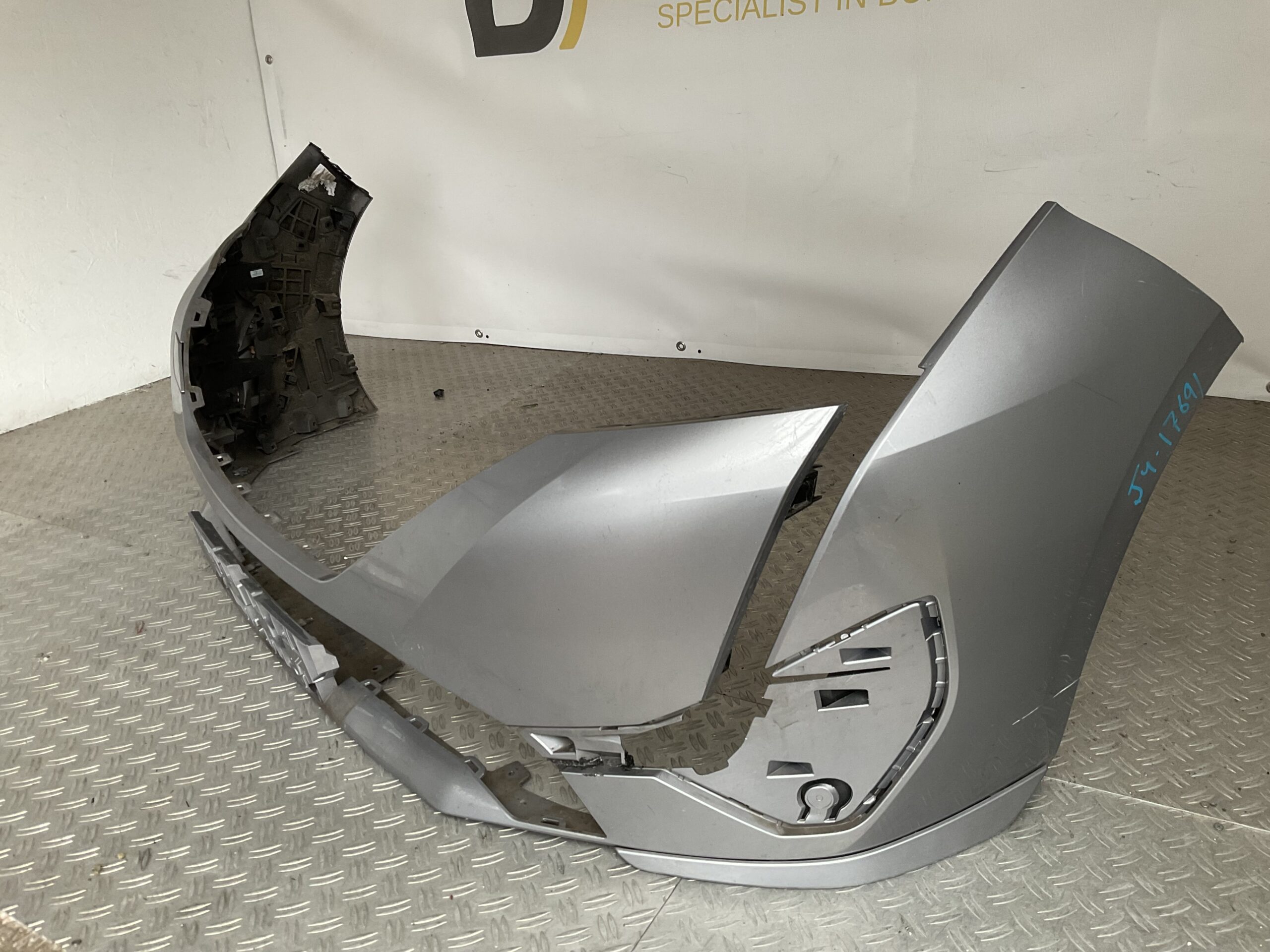 Bumper Peugeot 308 2022-2025 9838074780 Voorbumper J4-17691
