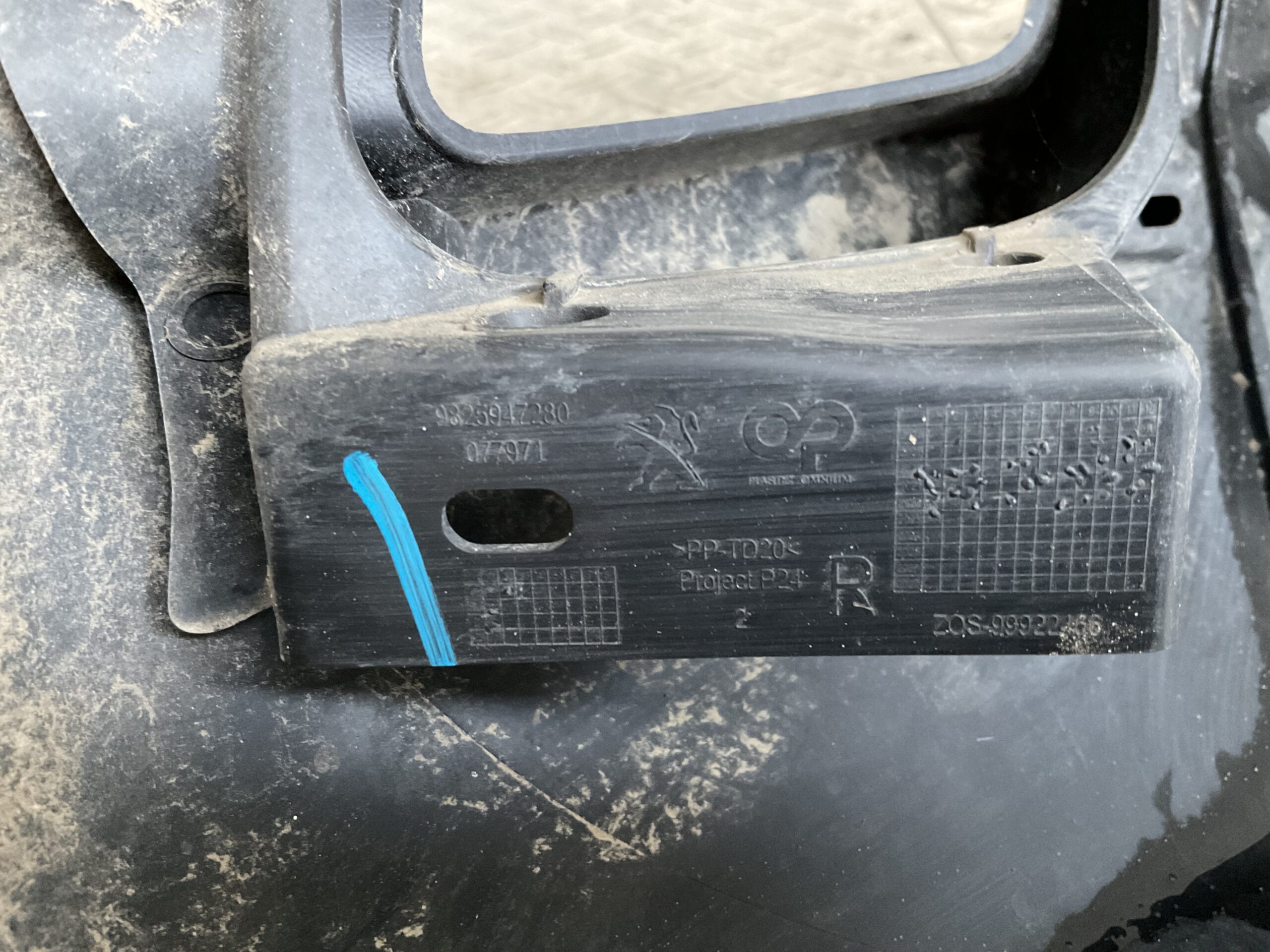 Bumper Peugeot 2008 19-23 9825947280 Achterbumper F3-17812z