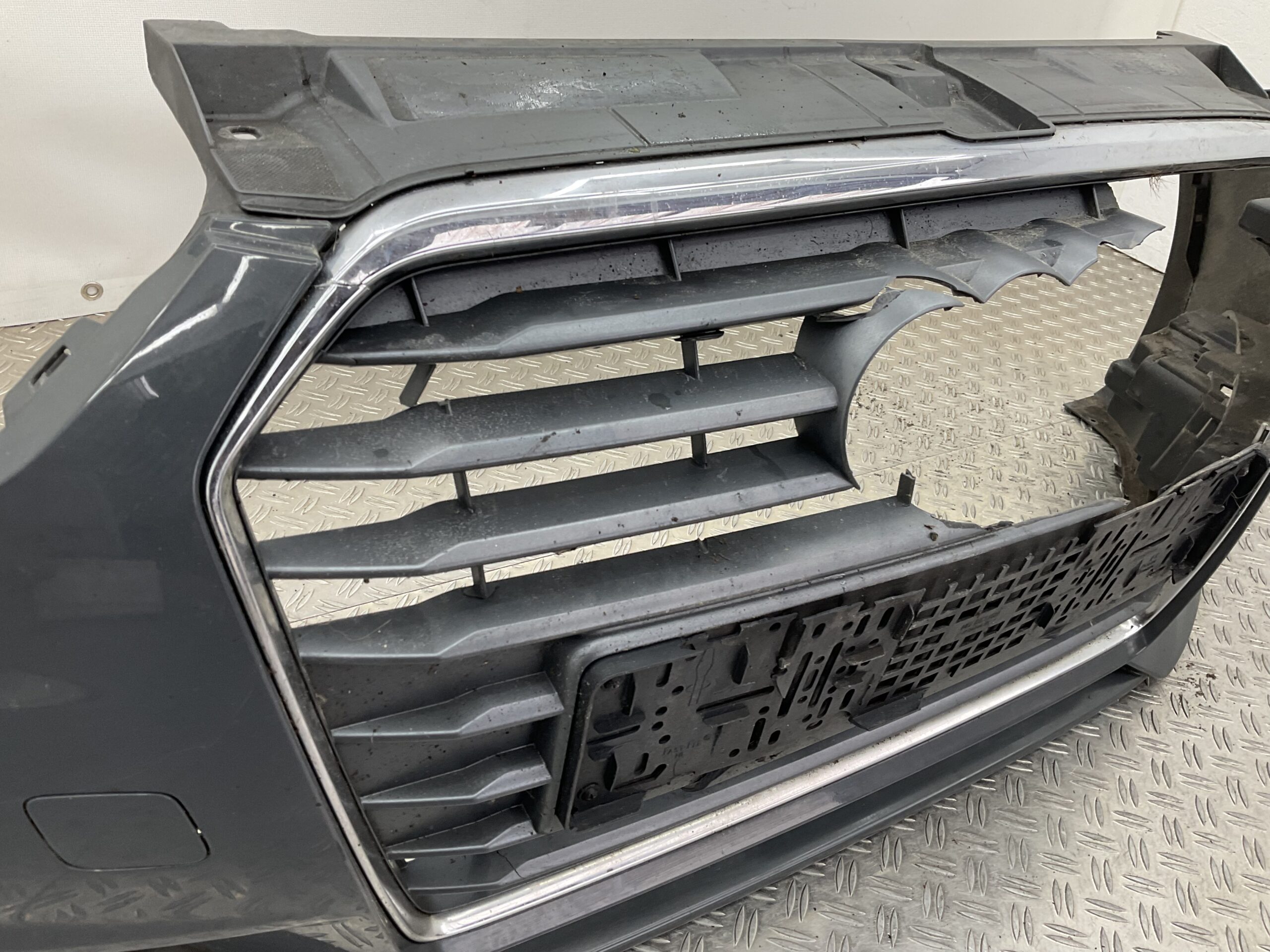 Bumper Audi A1 8xA Facelift 15-19 8XA807437 Voorbumper H3-17869z