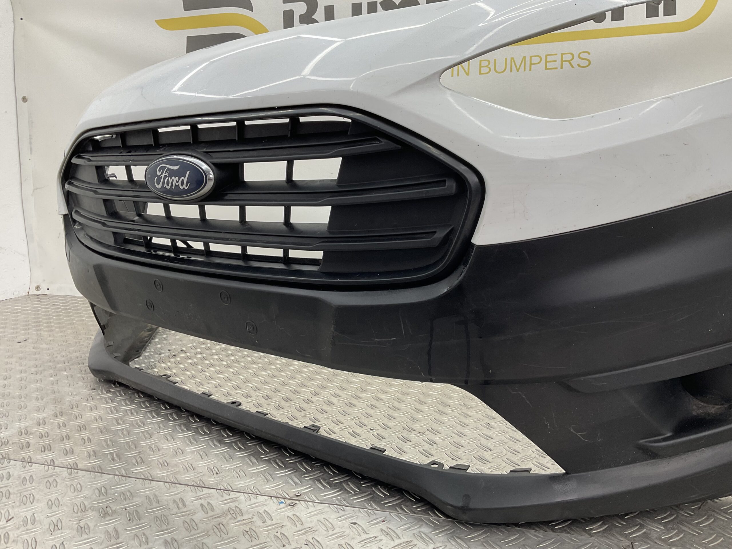 Bumper Ford Transit Connect 18- KT1B-17K819-a Voorbumper J5-16995z