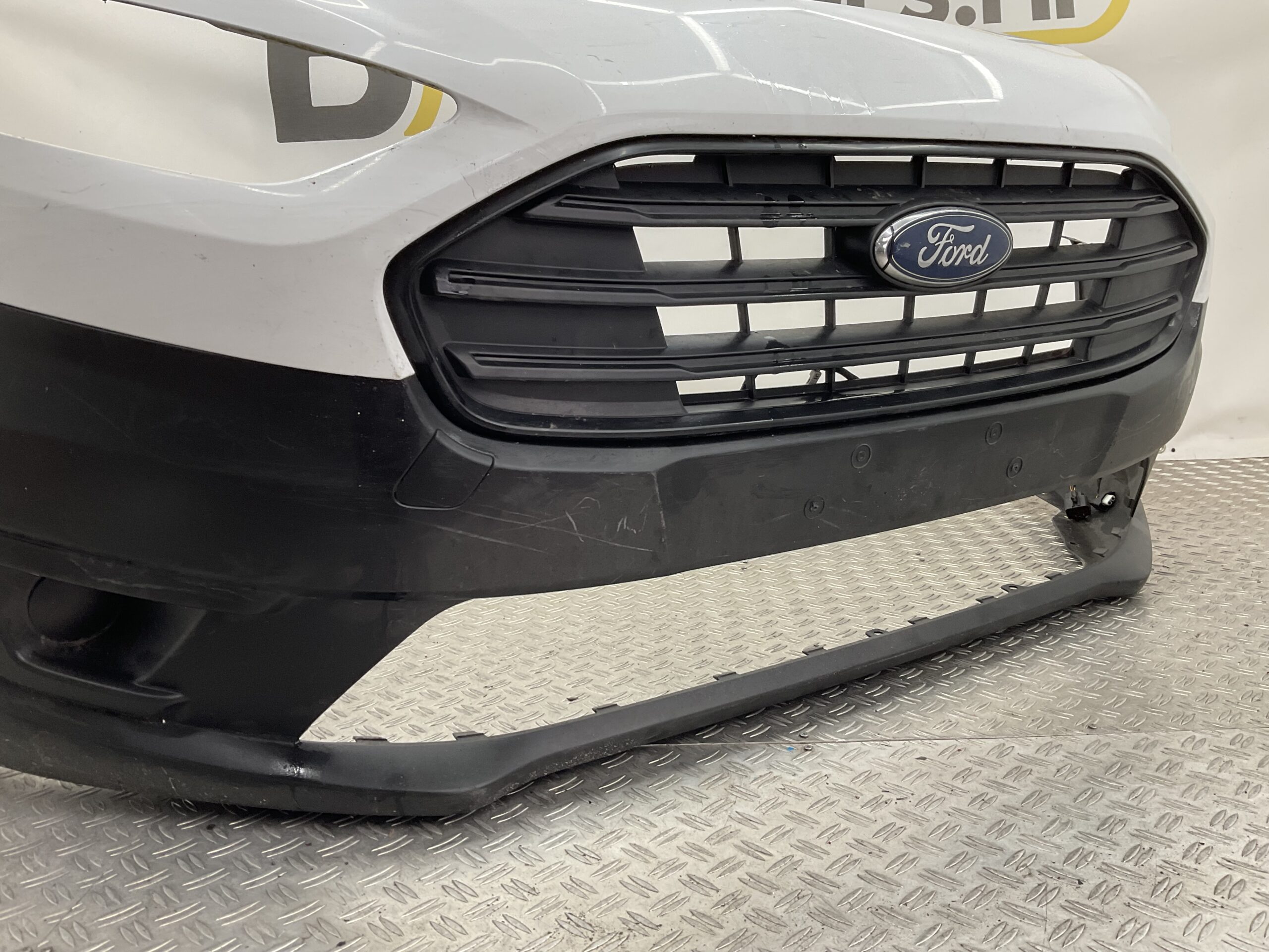 Bumper Ford Transit Connect 18- KT1B-17K819-a Voorbumper J5-16995z