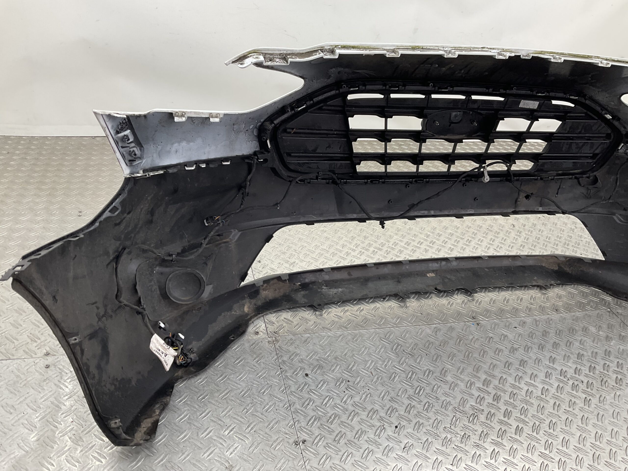 Bumper Ford Transit Connect 18- KT1B-17K819-a Voorbumper J5-16995z