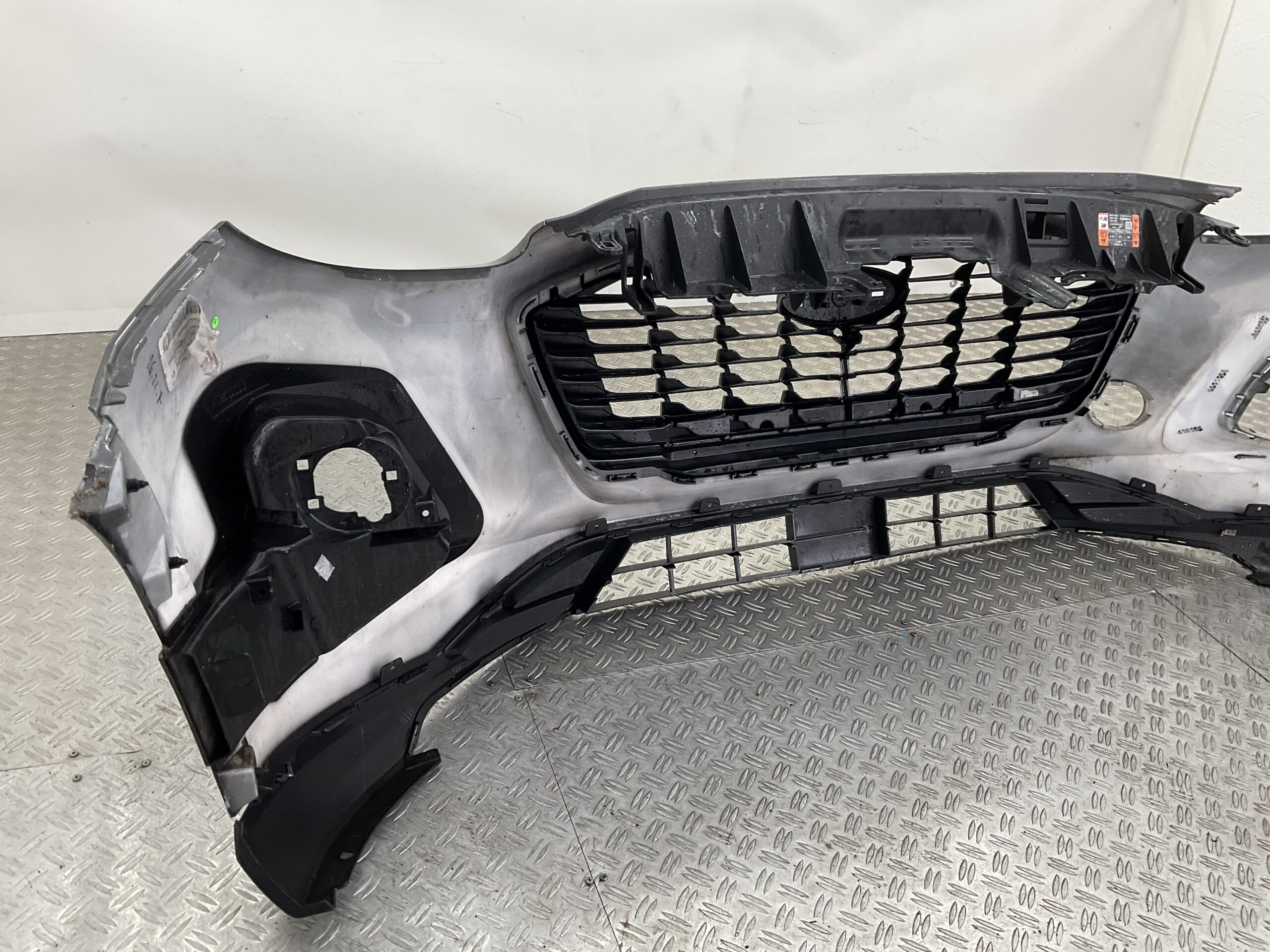 Bumper Ford Puma MK2 Titanium 19-24 L1TB-17757-A Voorbumper D5-14864z