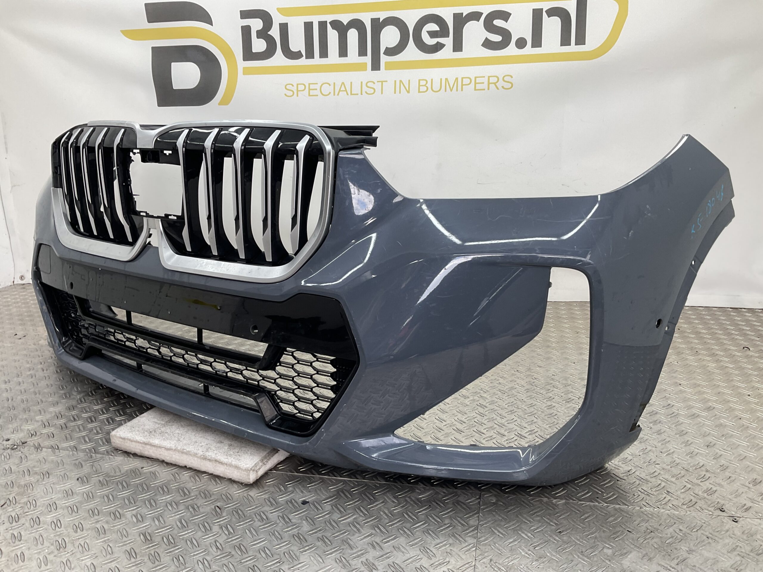 Bumper BMW X1 U11 M Sport 22- MPakket 51119881907 Voorbumper K5-18046z