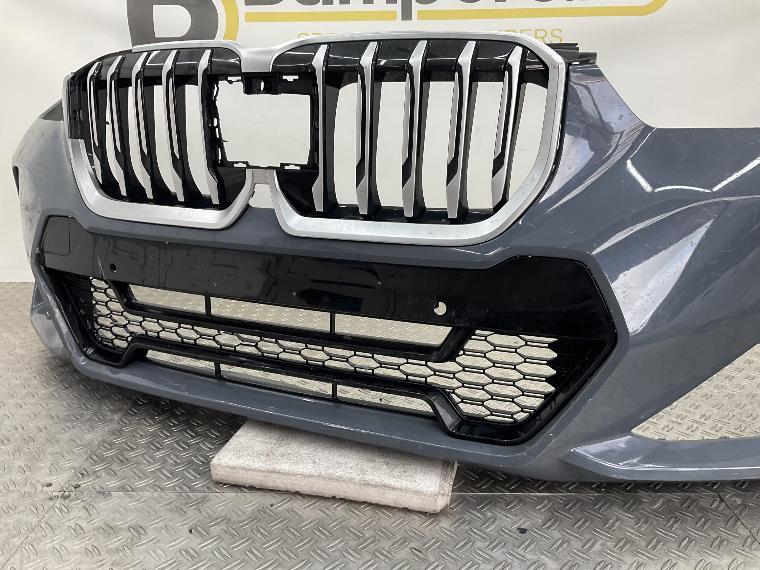 Bumper BMW X1 U11 M Sport 22- MPakket 51119881907 Voorbumper K5-18046z