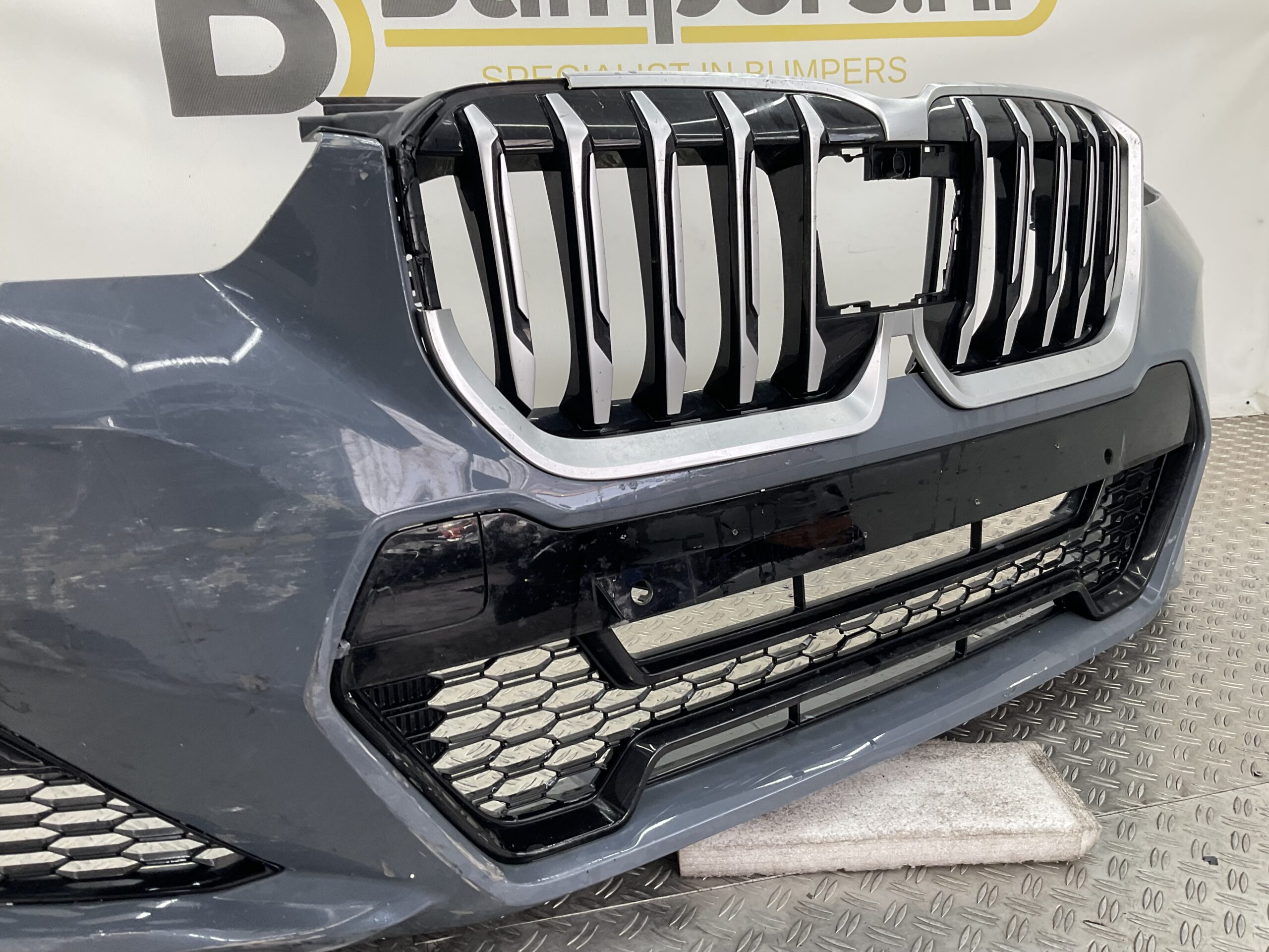 Bumper BMW X1 U11 M Sport 22- MPakket 51119881907 Voorbumper K5-18046z