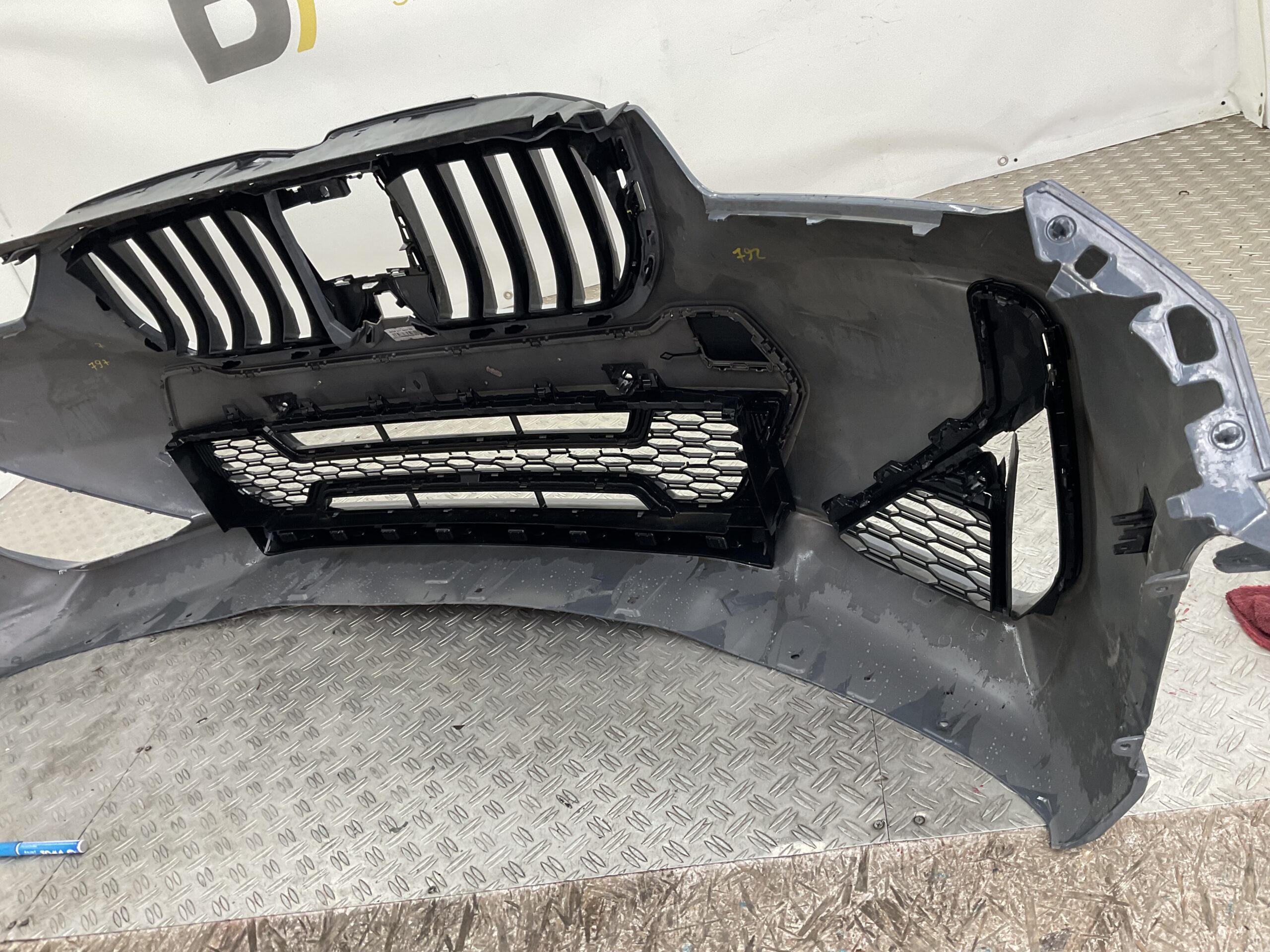 Bumper BMW X1 U11 M Sport 22- MPakket 51119881907 Voorbumper K5-18046z