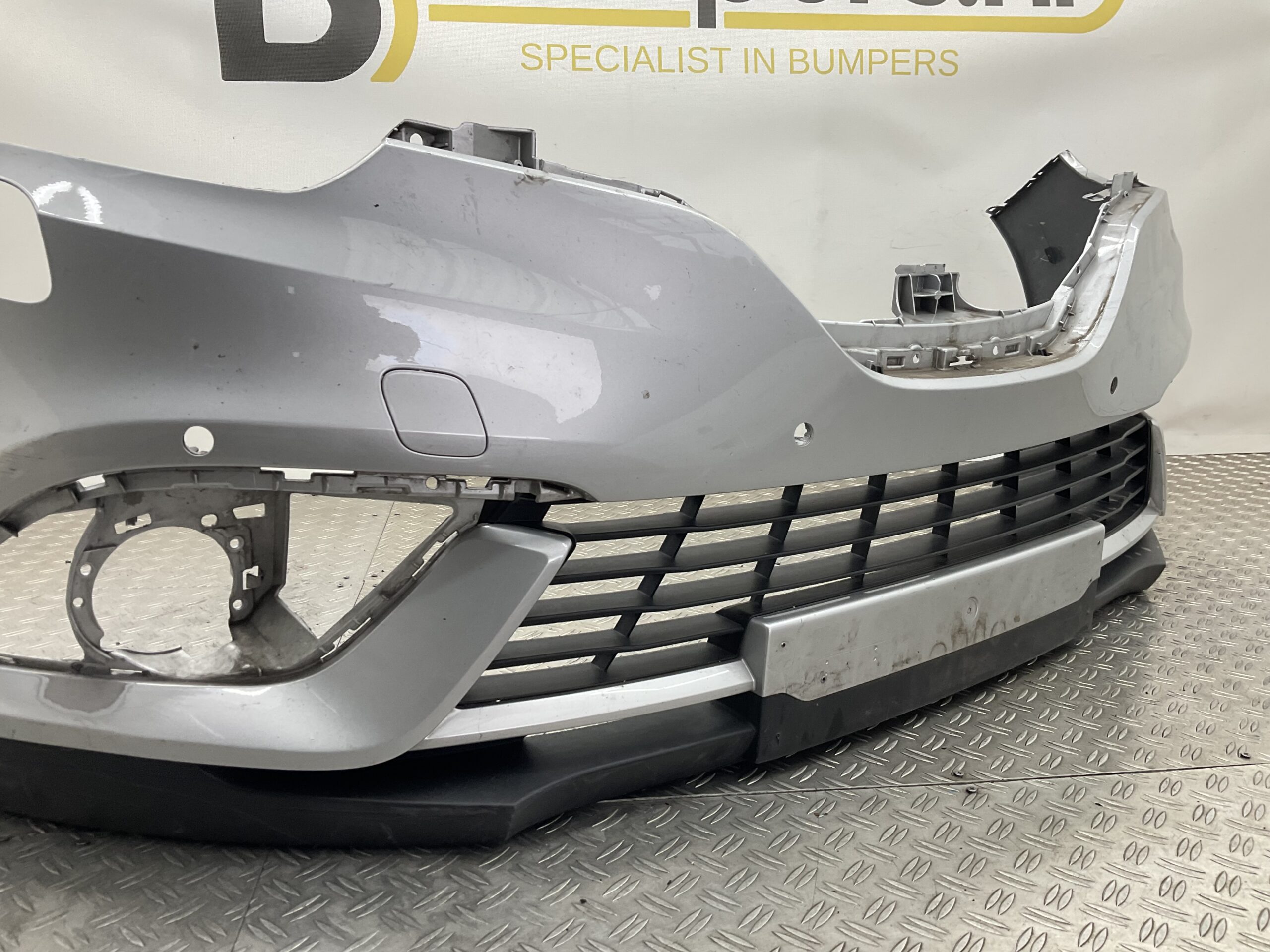 Bumper Renault Grand Scenic 4 16-22 kls pdc 620224328R Voorbumper F1-18048z