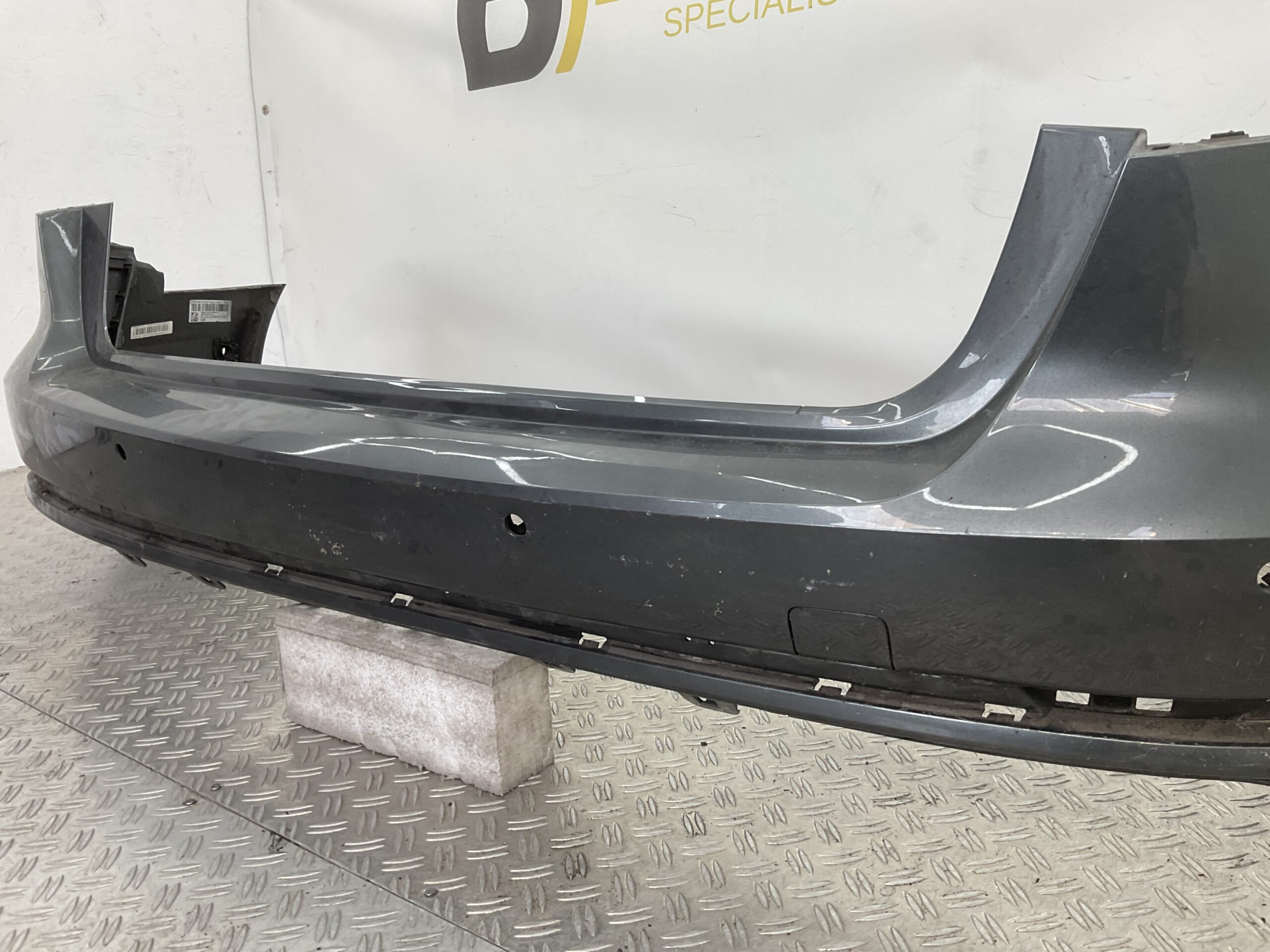 Bumper Audi A4 8W B9 AVANT pdc 16-19 8W9807511M Achterbumper F3-18466