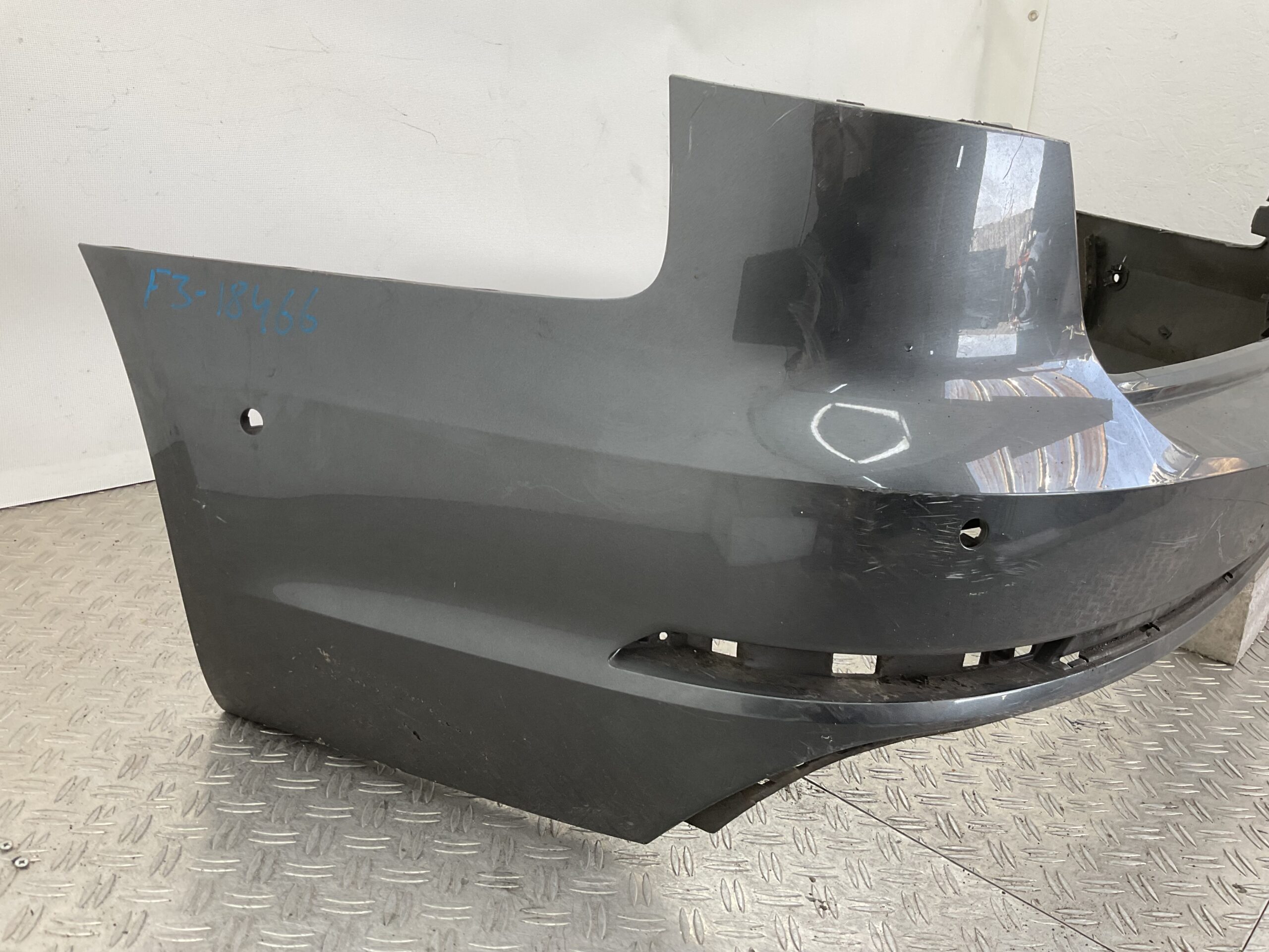 Bumper Audi A4 8W B9 AVANT pdc 16-19 8W9807511M Achterbumper F3-18466