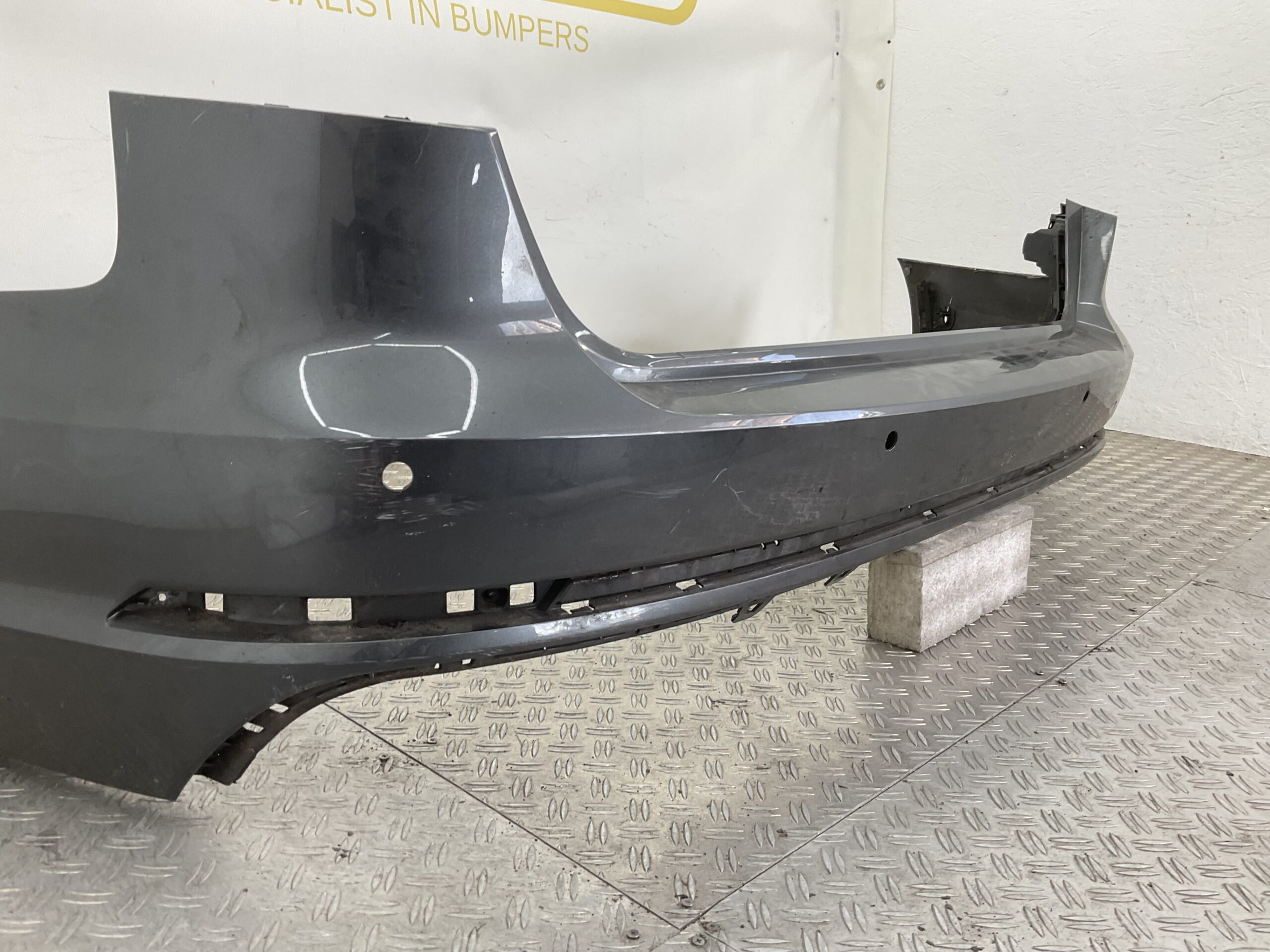 Bumper Audi A4 8W B9 AVANT pdc 16-19 8W9807511M Achterbumper F3-18466
