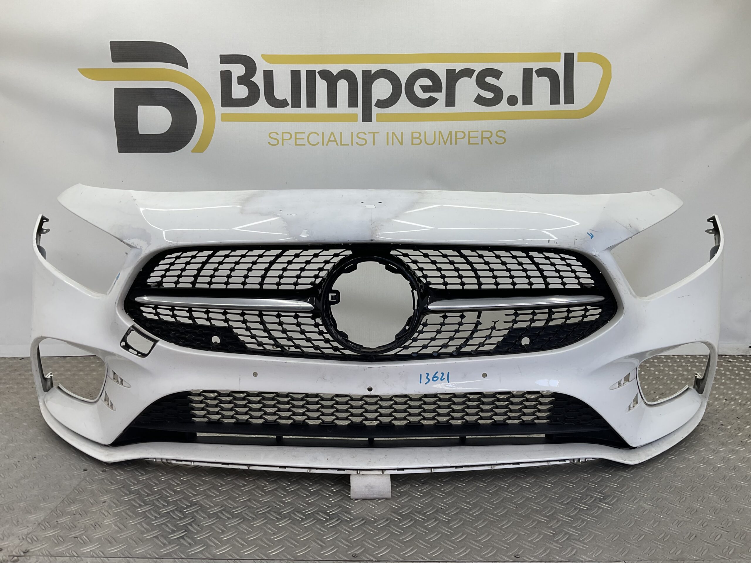 Bumper Mercedes A Klasse W177 AMG geen pdc 19-23 A1778856100 Voorbumper A2-13621