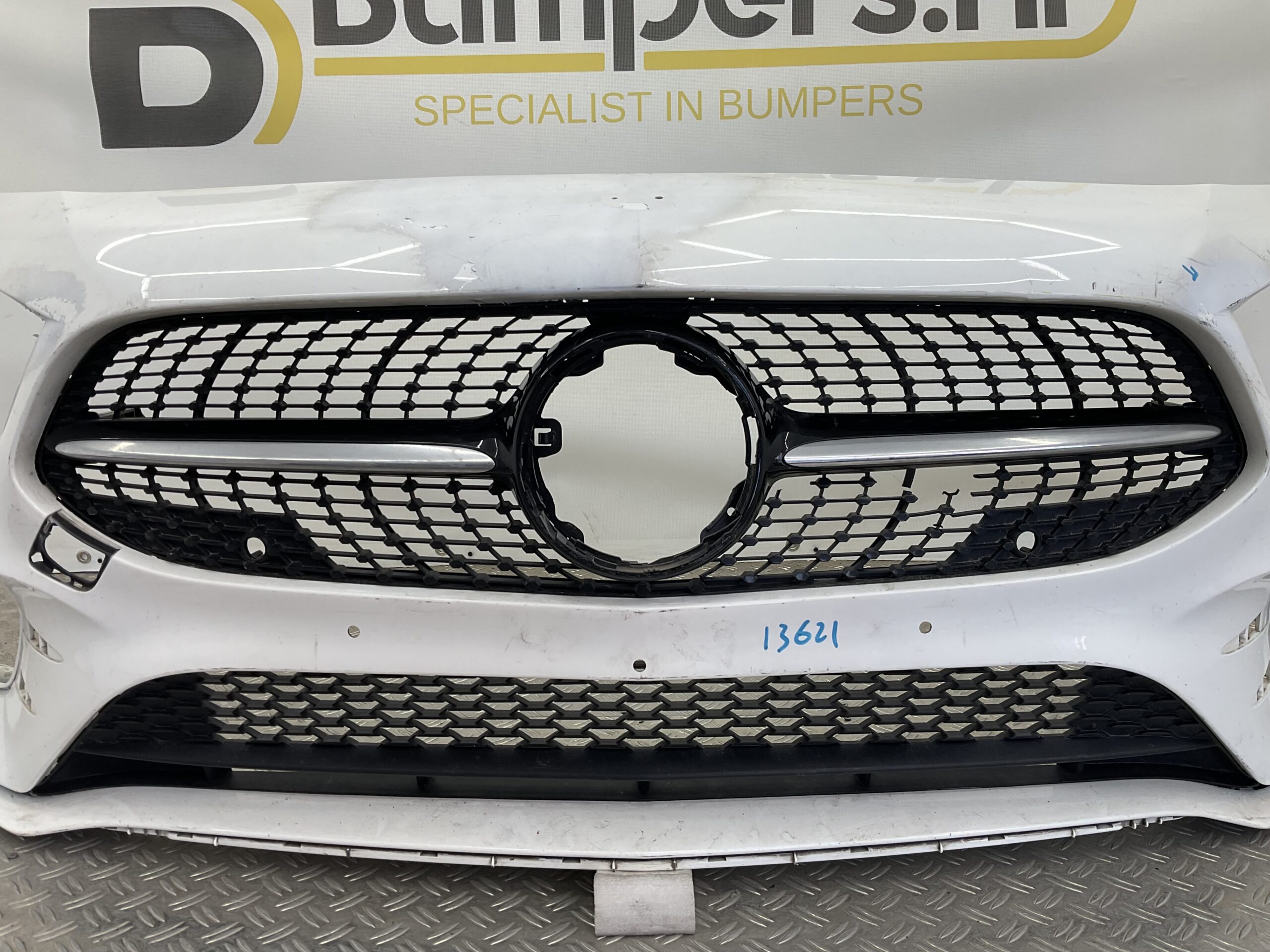 Bumper Mercedes A Klasse W177 AMG geen pdc 19-23 A1778856100 Voorbumper A2-13621