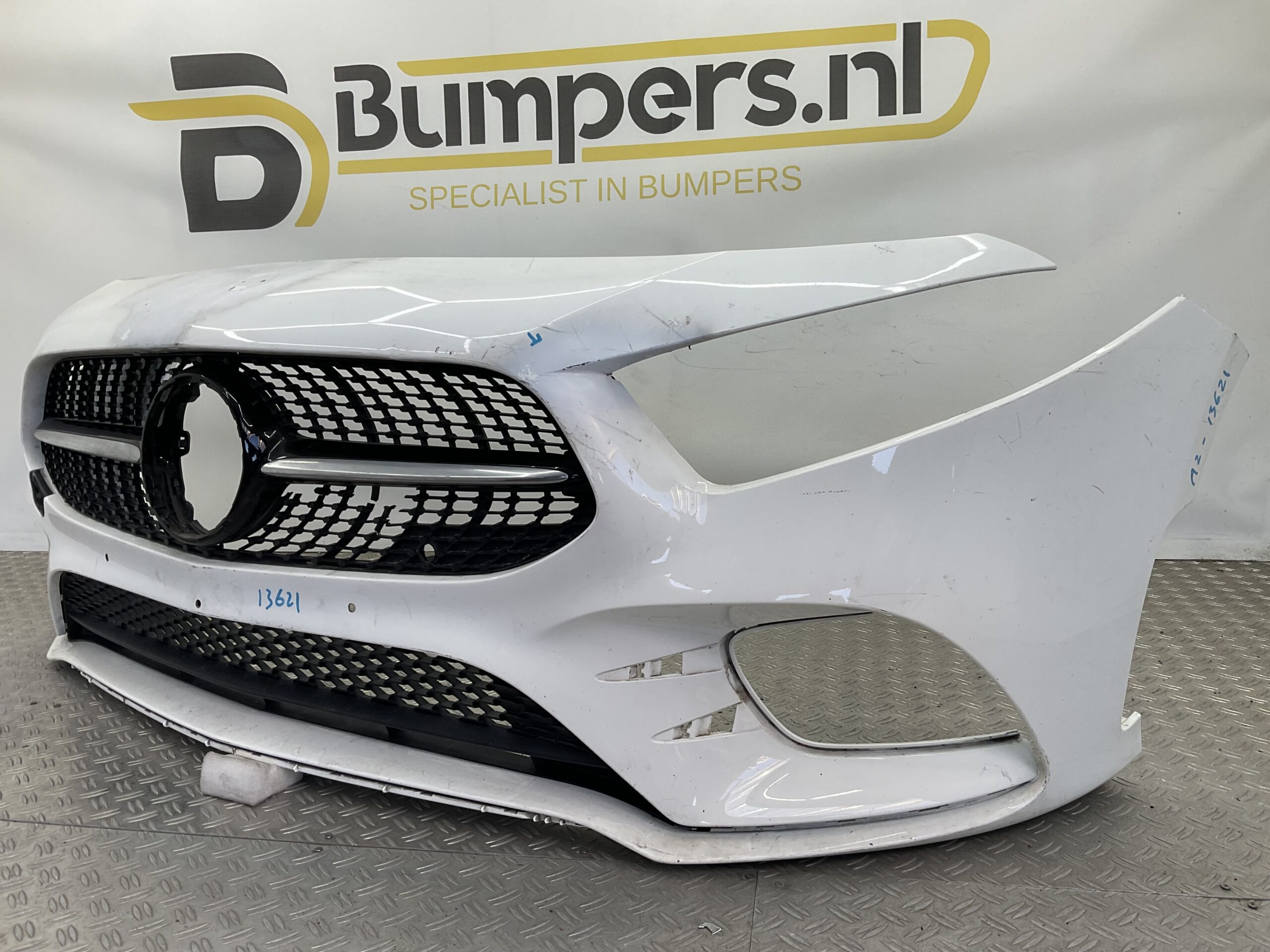Bumper Mercedes A Klasse W177 AMG geen pdc 19-23 A1778856100 Voorbumper A2-13621