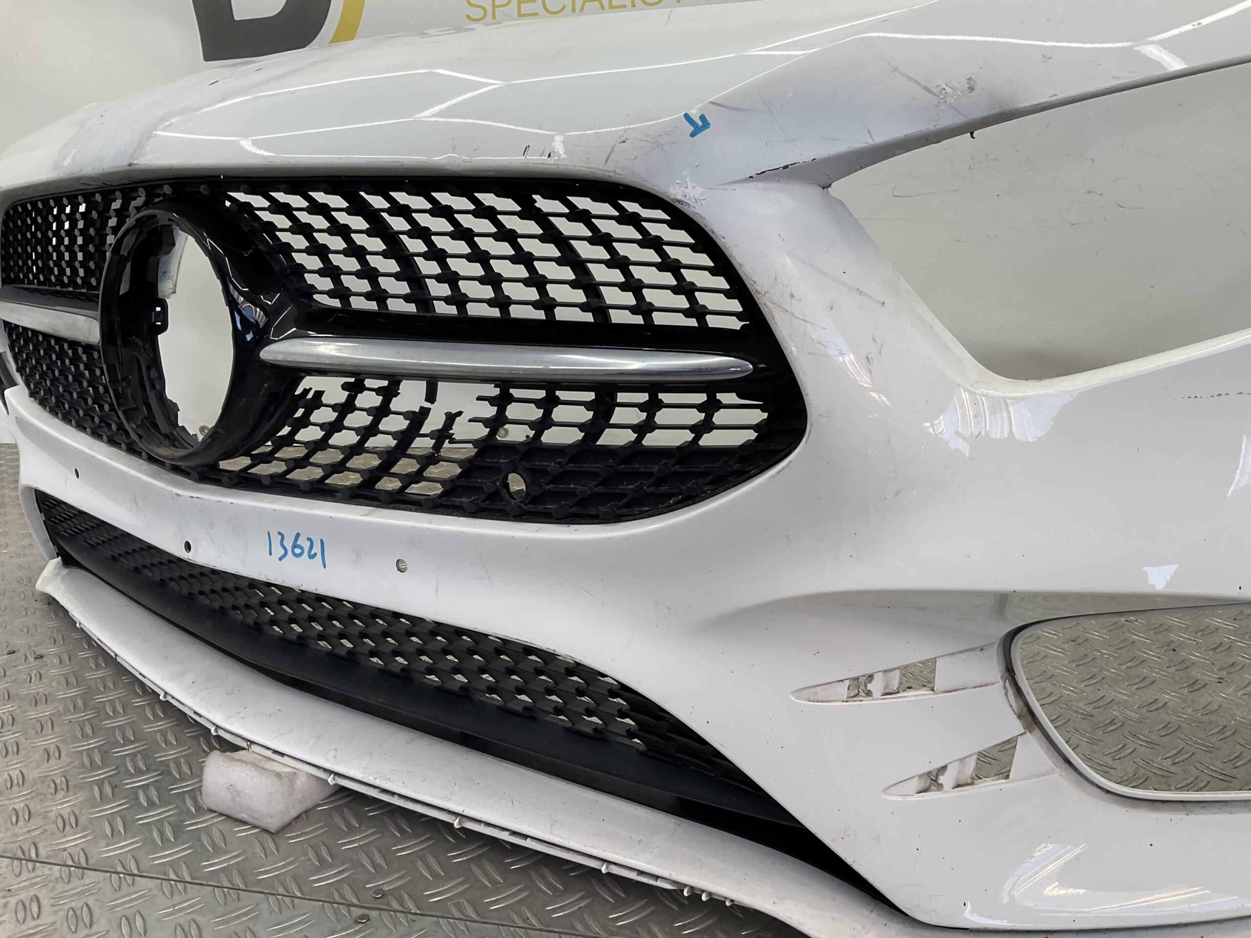 Bumper Mercedes A Klasse W177 AMG geen pdc 19-23 A1778856100 Voorbumper A2-13621