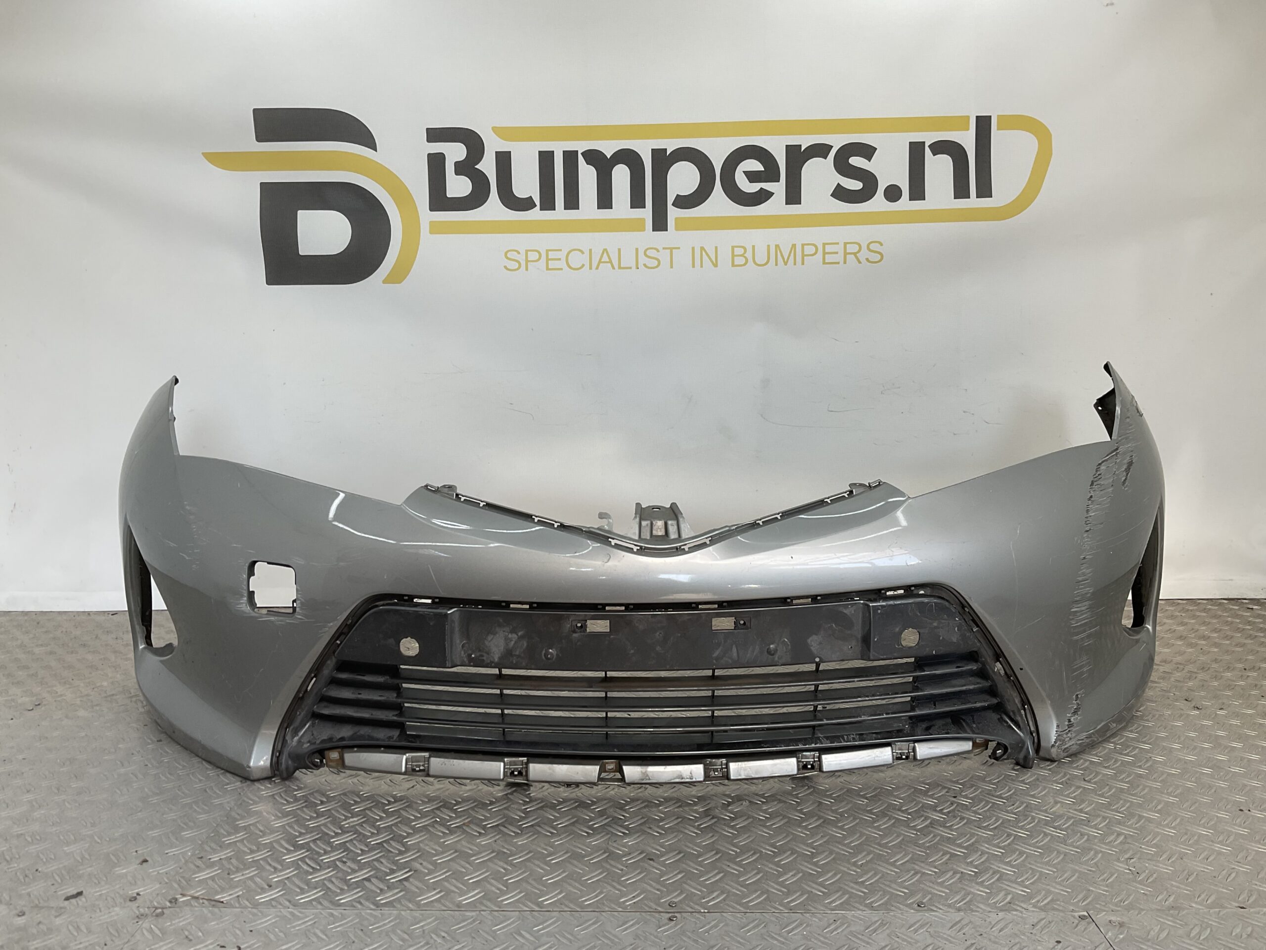 Bumper Toyota Auris 12-15 6xpdc 52119-02A20 Voorbumper D9-18483
