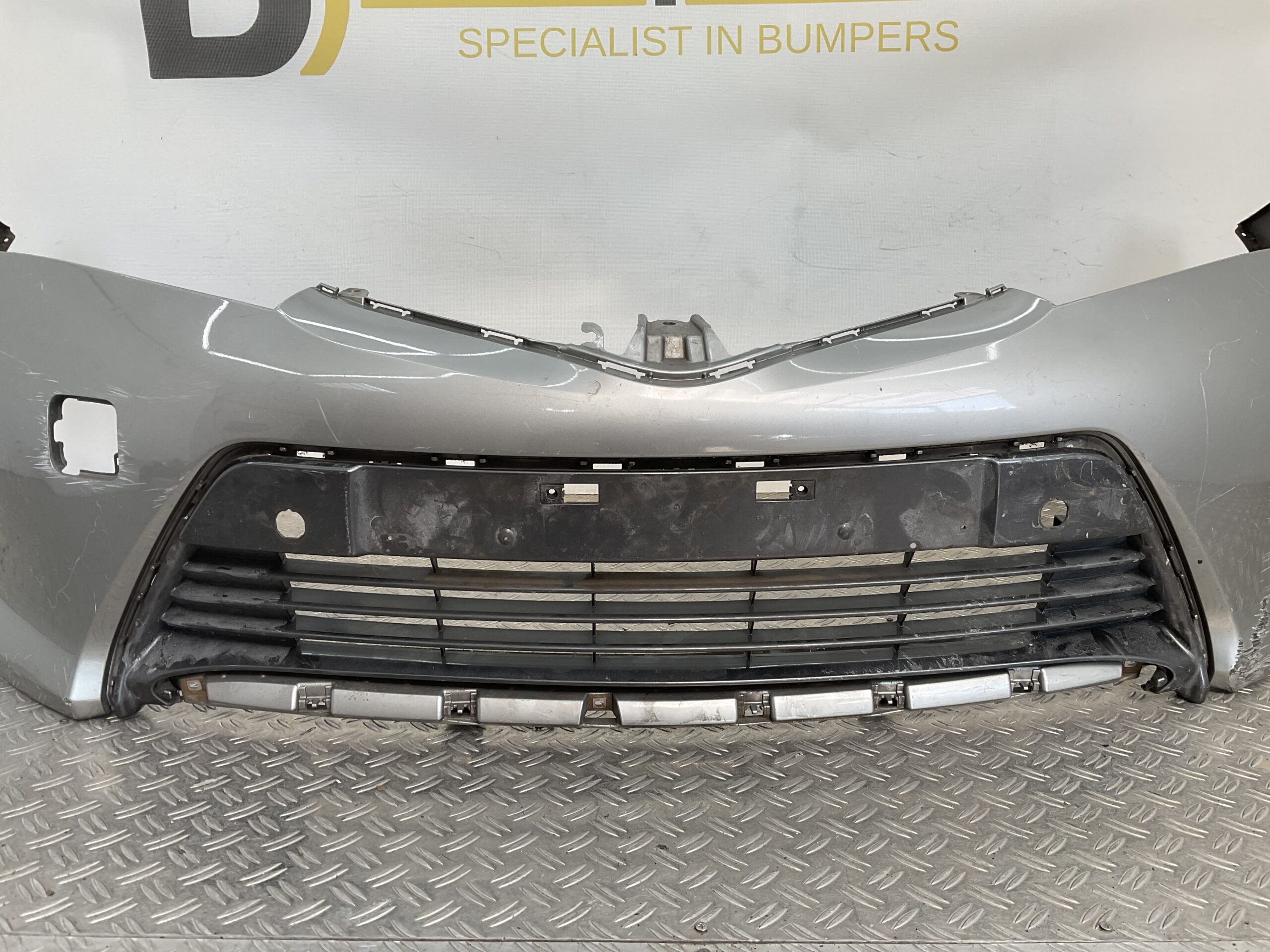 Bumper Toyota Auris 12-15 6xpdc 52119-02A20 Voorbumper D9-18483