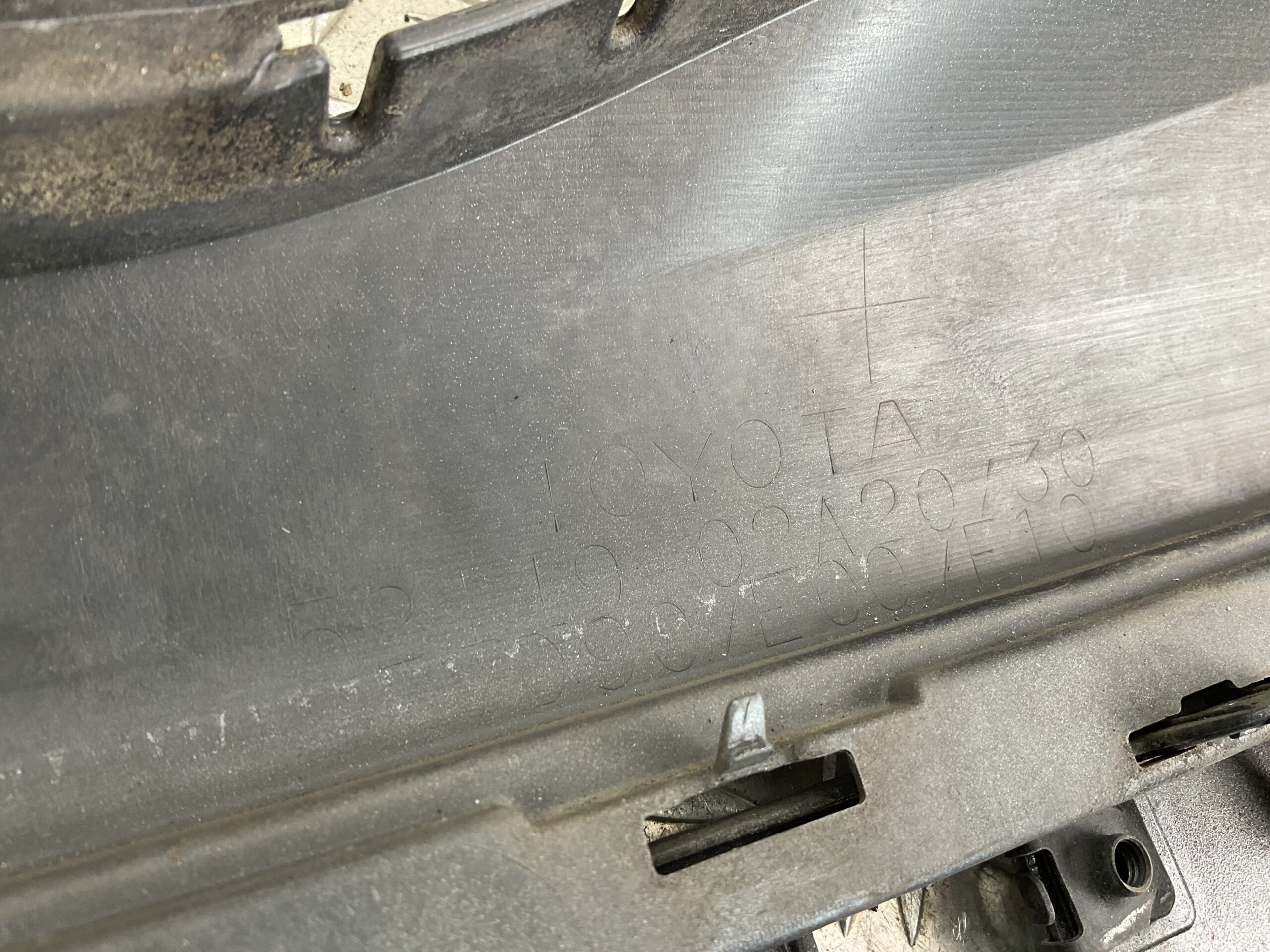 Bumper Toyota Auris 12-15 6xpdc 52119-02A20 Voorbumper D9-18483