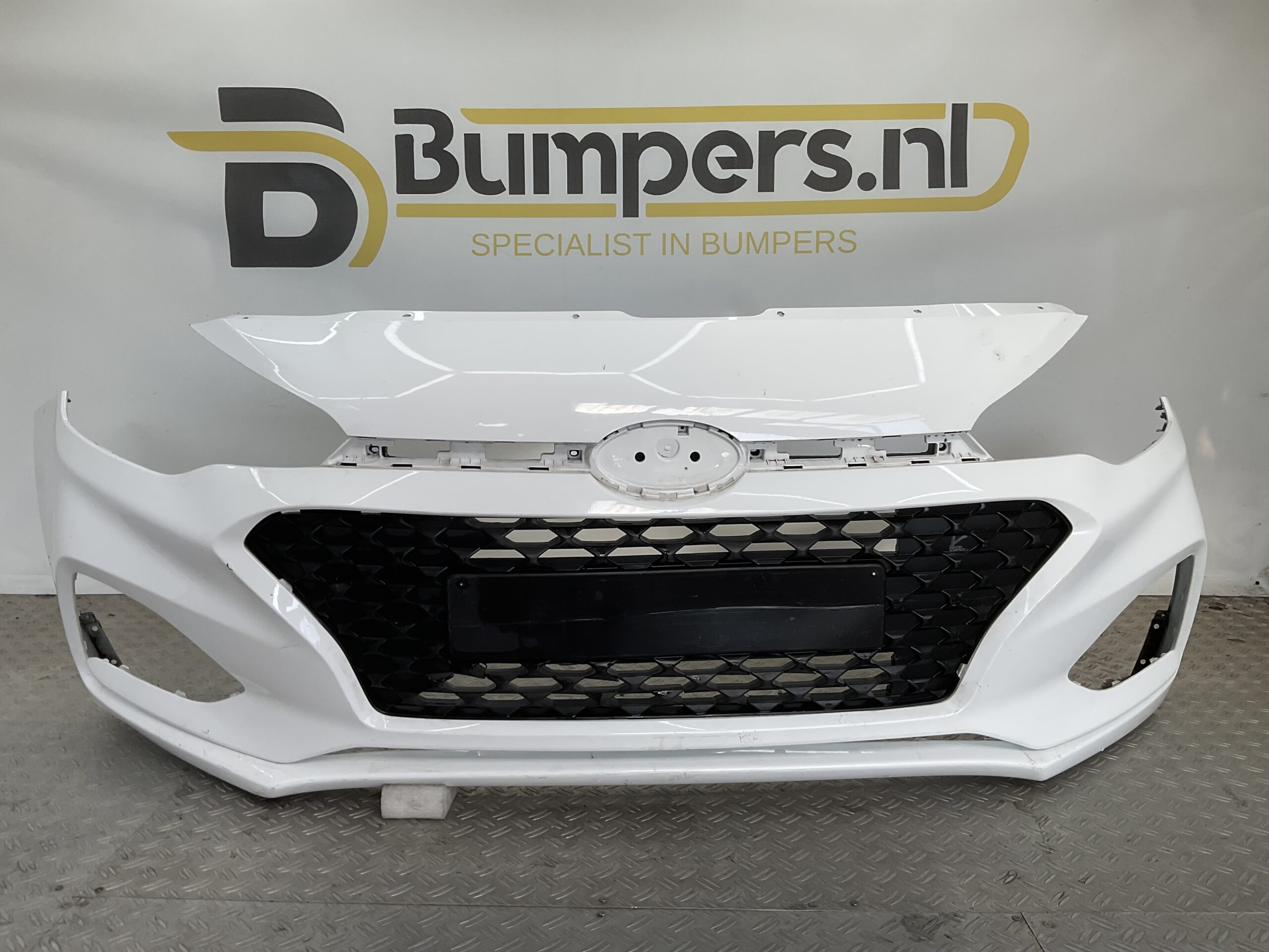 Bumper Hyundai i20 2015 86511C8000 Voorbumper E3-18553