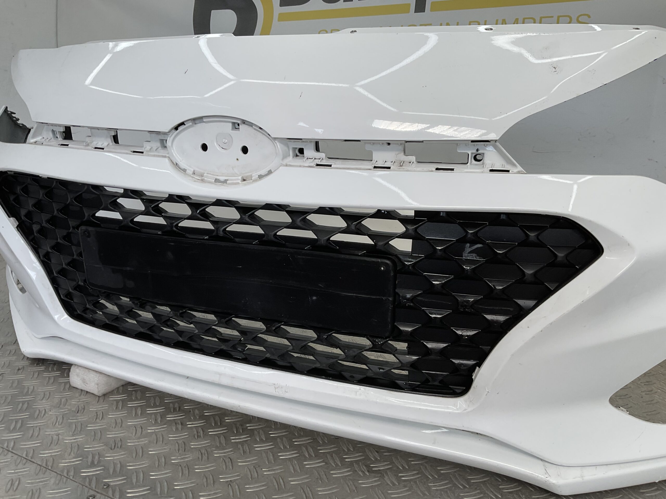 Bumper Hyundai i20 2015 86511C8000 Voorbumper E3-18553