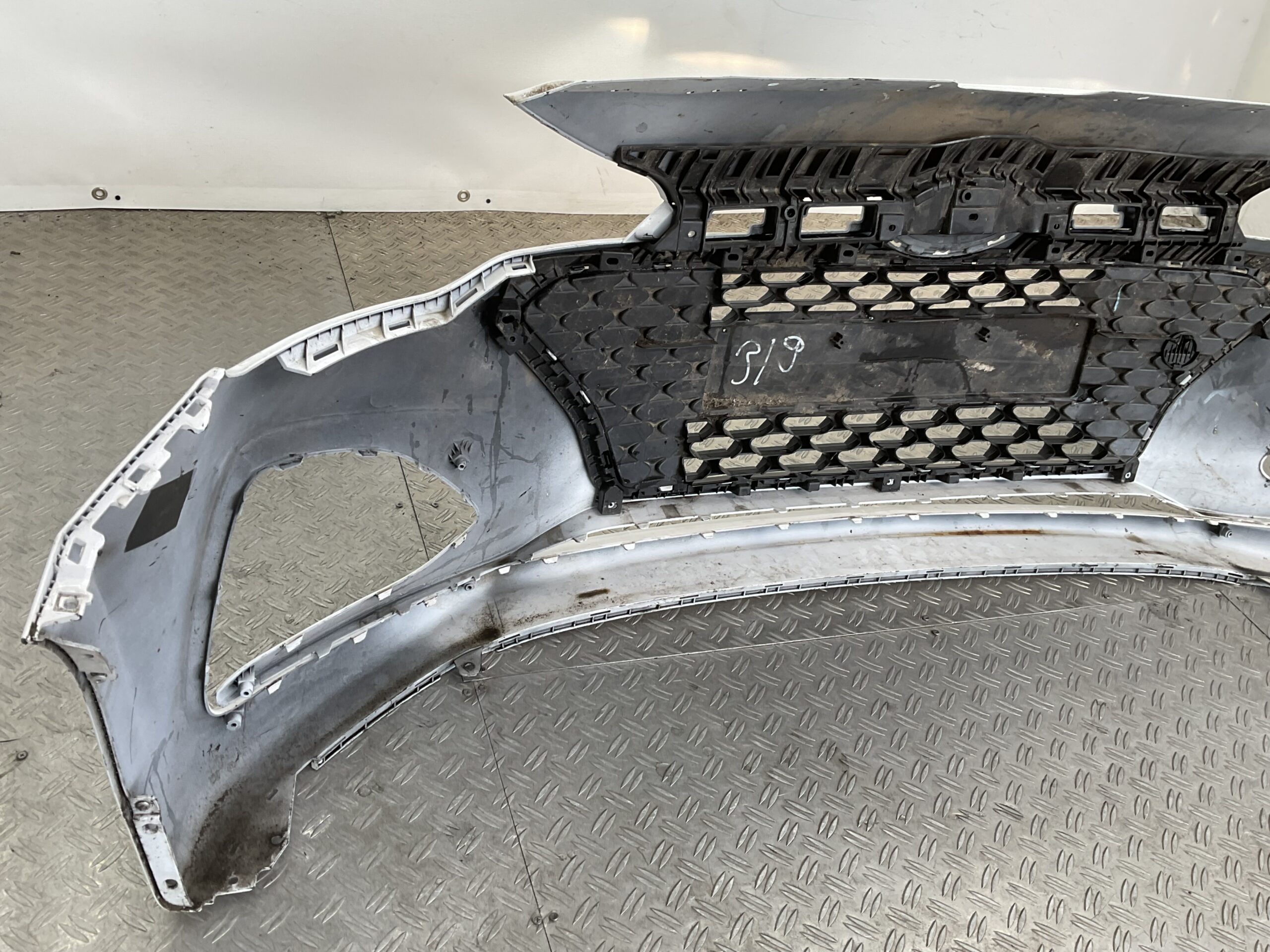 Bumper Hyundai i20 2015 86511C8000 Voorbumper E3-18553