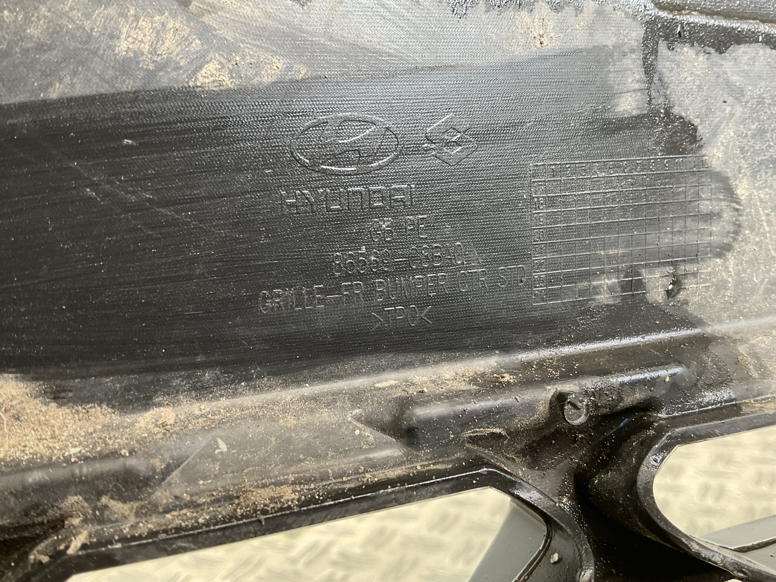 Bumper Hyundai i20 2015 86511C8000 Voorbumper E3-18553