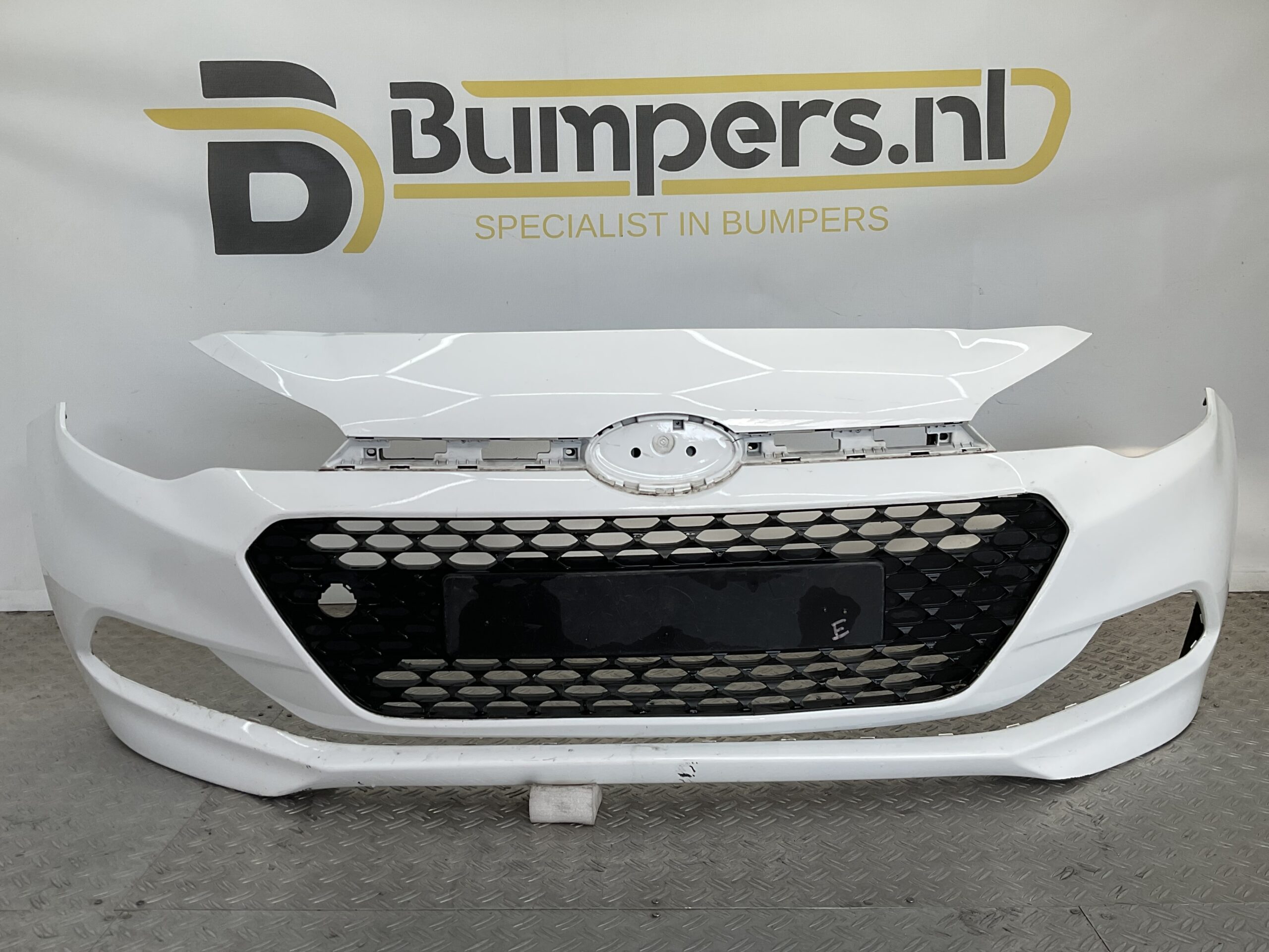 Bumper Hyundai i20 2015 86511C8000 Voorbumper E3-18554