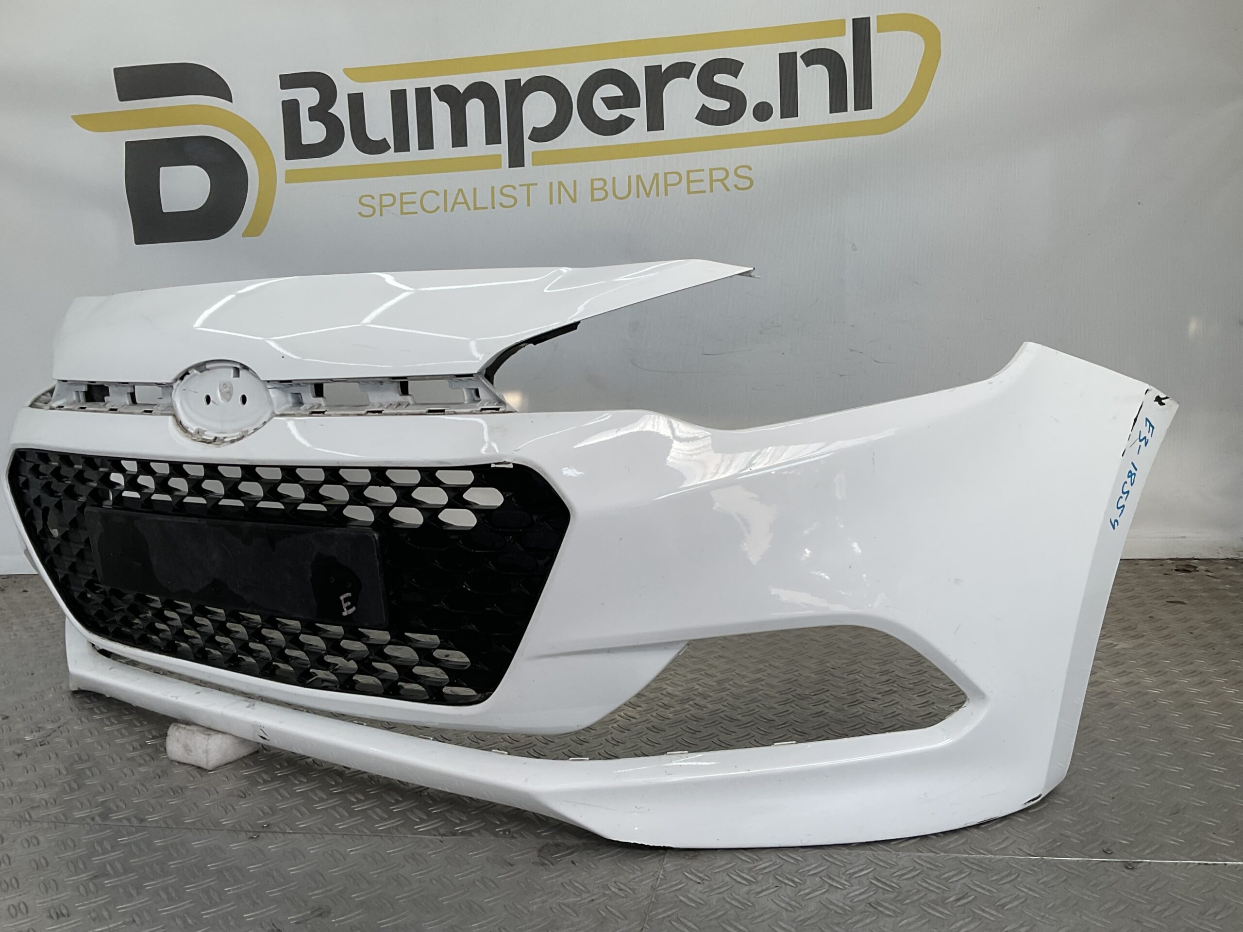 Bumper Hyundai i20 2015 86511C8000 Voorbumper E3-18554