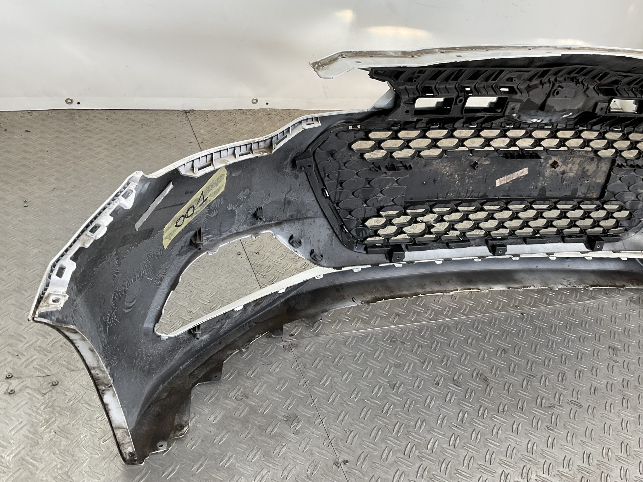 Bumper Hyundai i20 2015 86511C8000 Voorbumper E3-18554