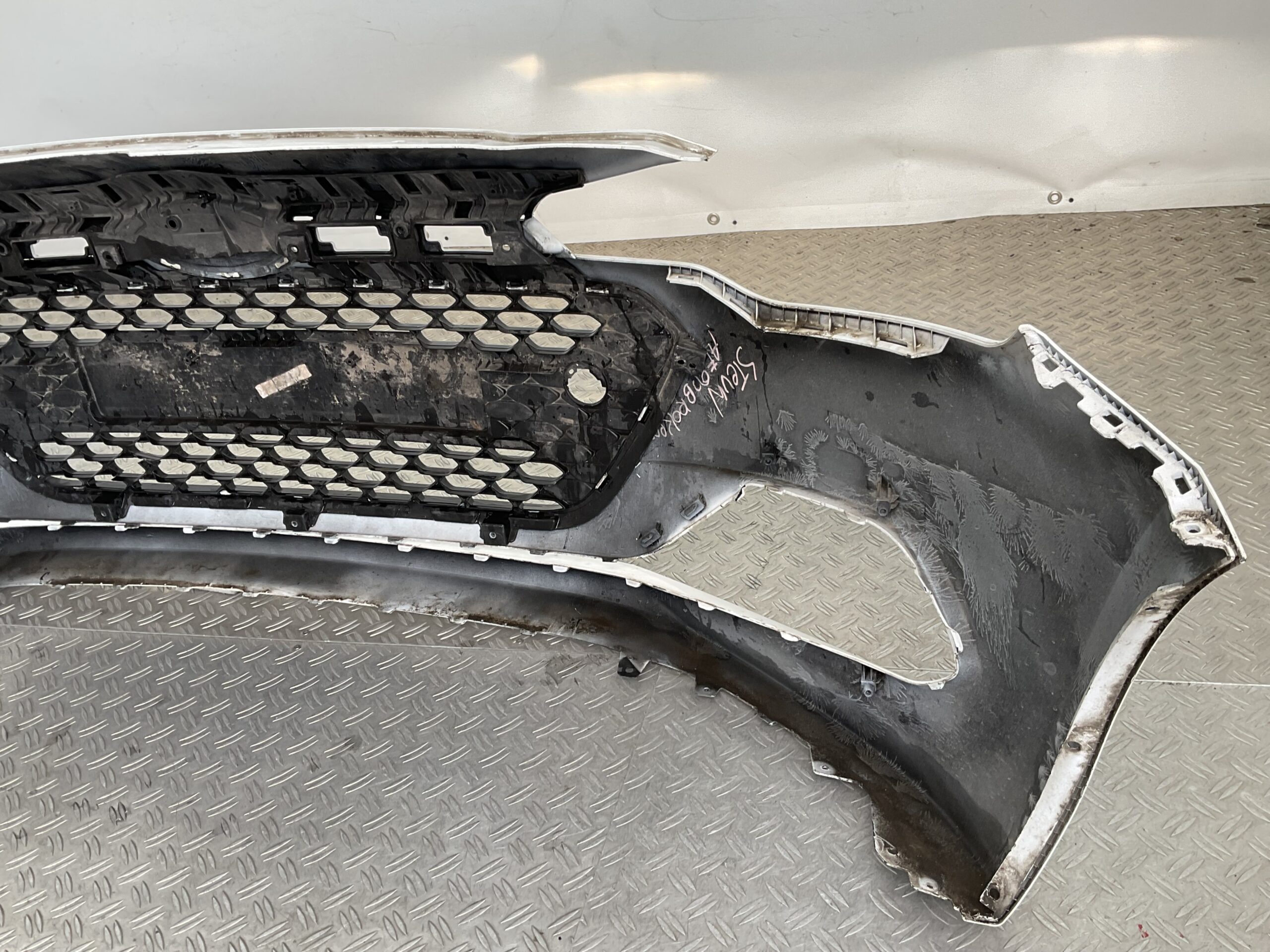 Bumper Hyundai i20 2015 86511C8000 Voorbumper E3-18554