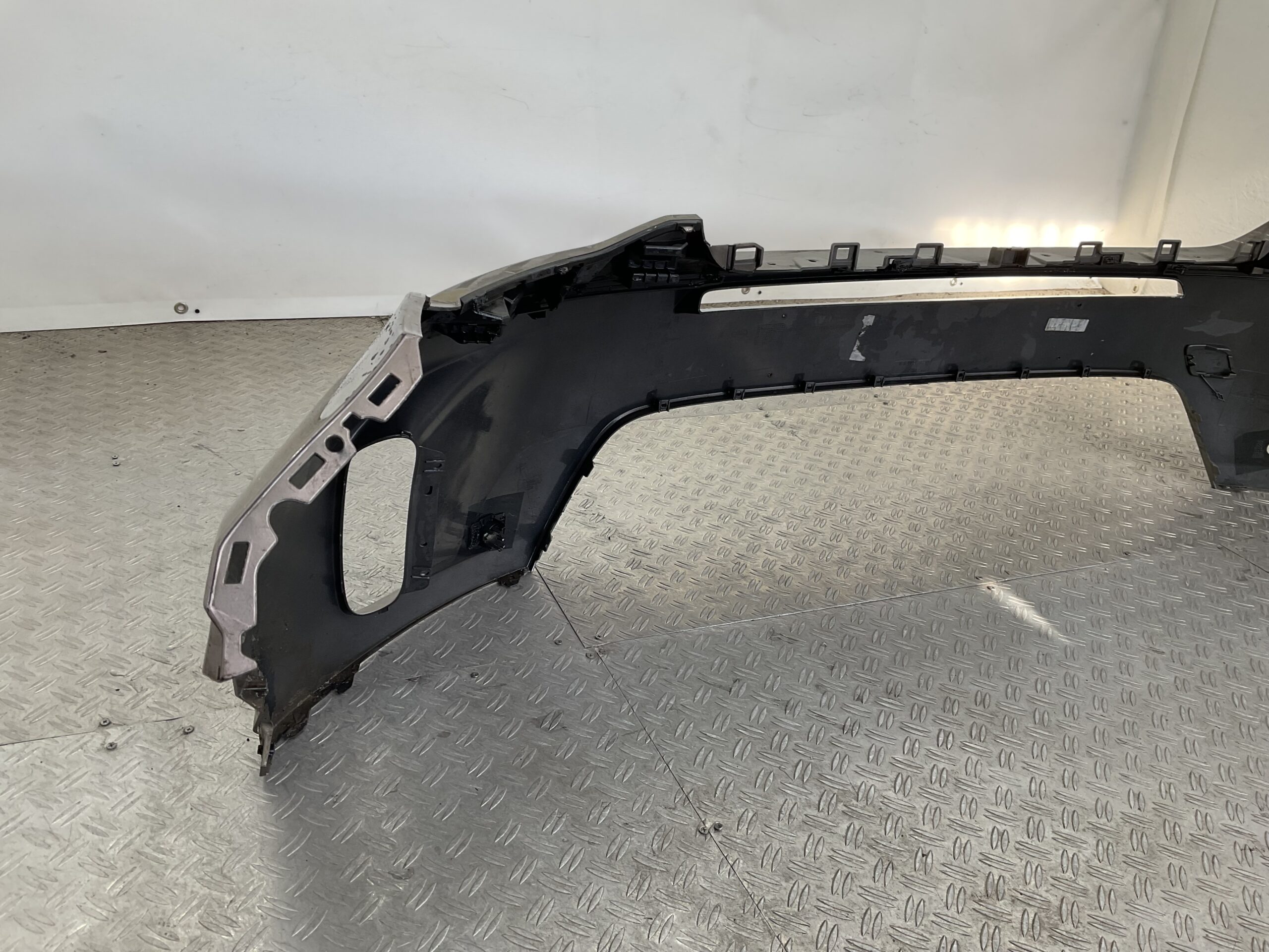 Bumper Land Rover Discovery L550 Sport 19-23 LK72-17A793-A Voorbumper B9-18563