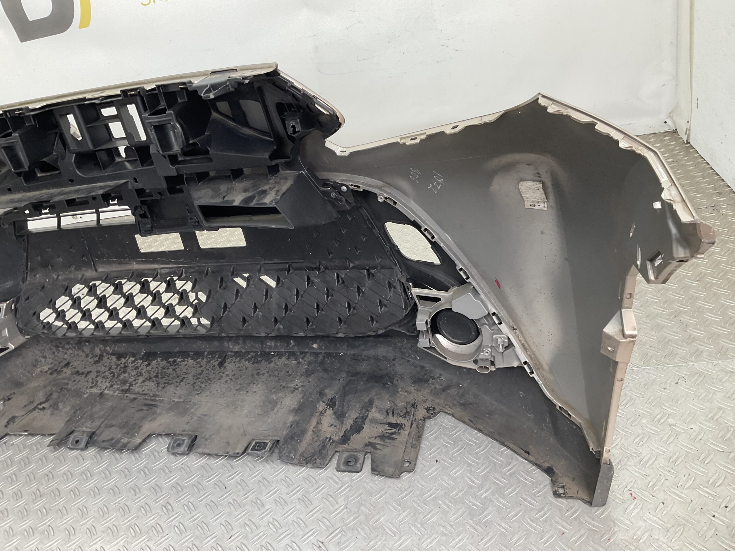 Bumper Toyota Aygo X Cross XCross 20-25 52119-0h190 Voorbumper D5-15315