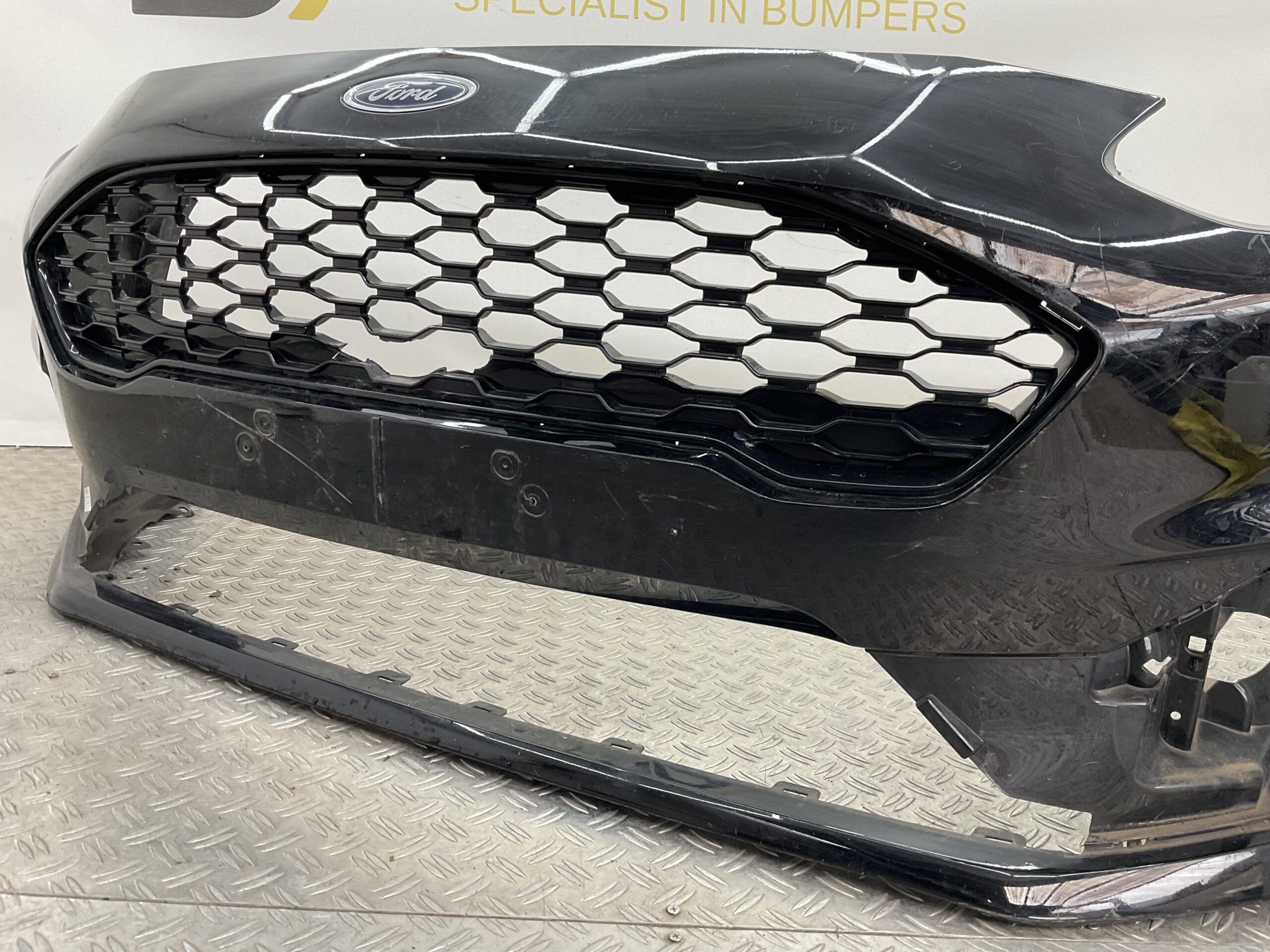 Bumper Ford Fiesta MK8 STLINE ST-LINE 17-21 H1BB-17757-E1 Voorbumper D4-18802