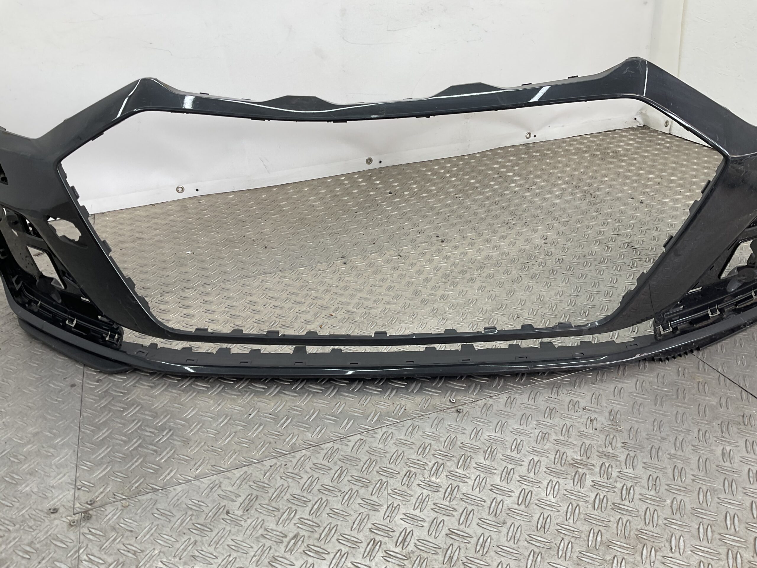 Bumper Audi A1 82A 19-23 kls 82A807437A Voorbumper H4-18898