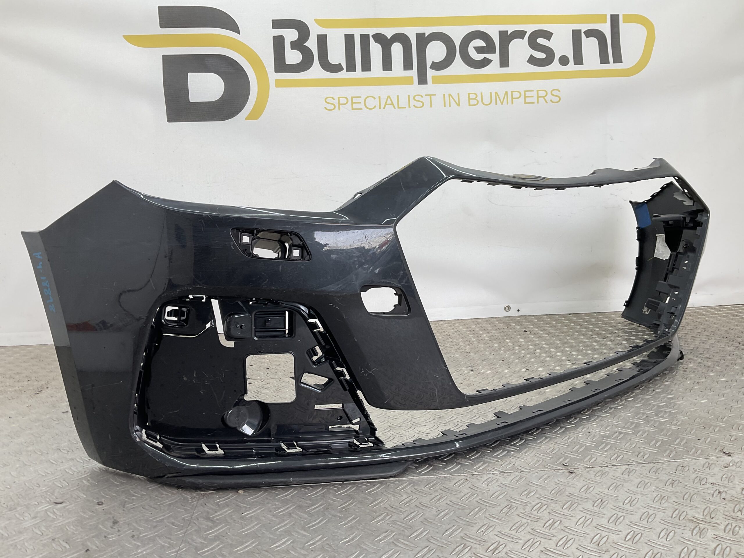 Bumper Audi A1 82A 19-23 kls 82A807437A Voorbumper H4-18898