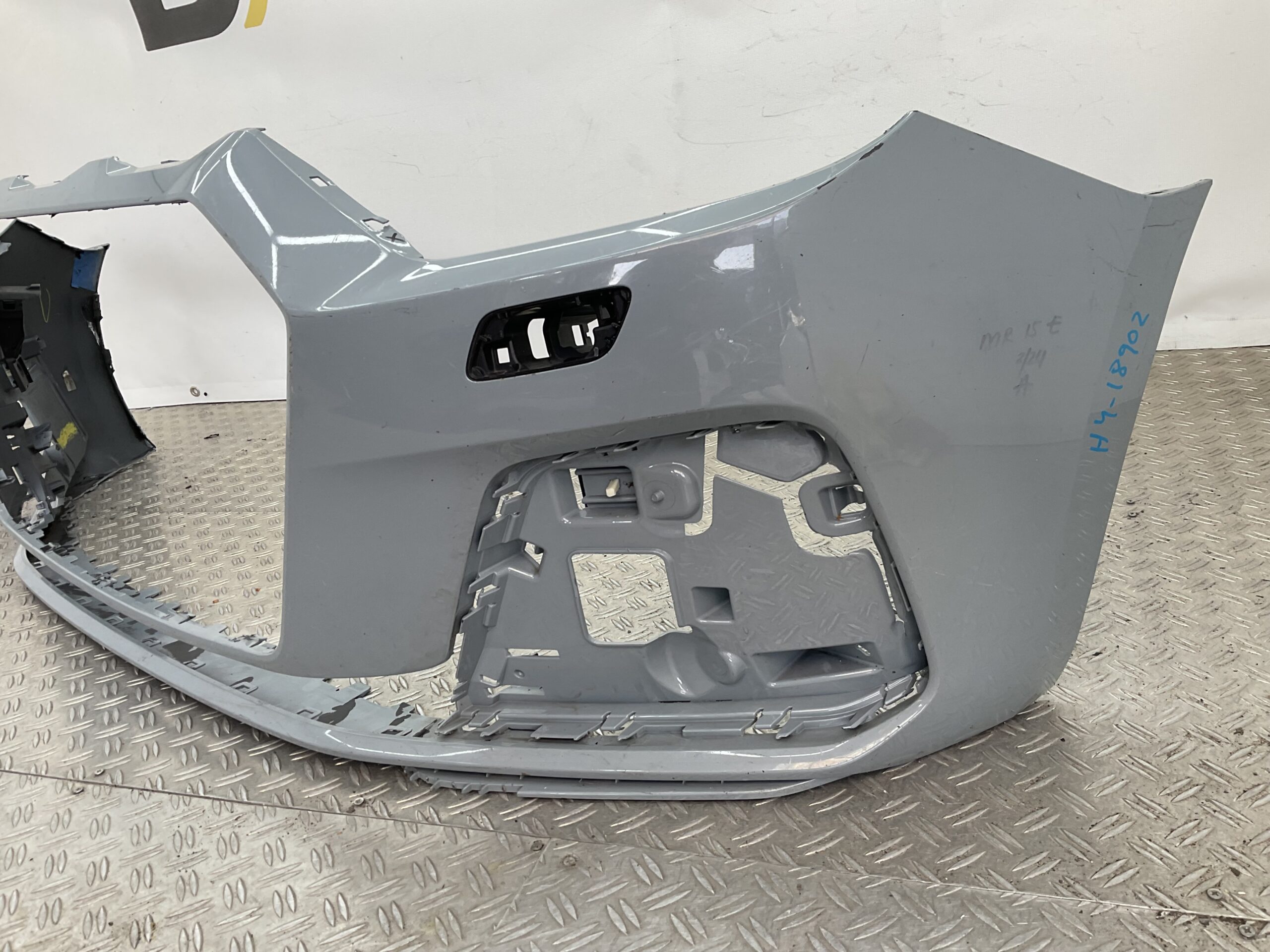 Bumper Audi A1 82A 19-23 kls 82A807437A Voorbumper H4-18902