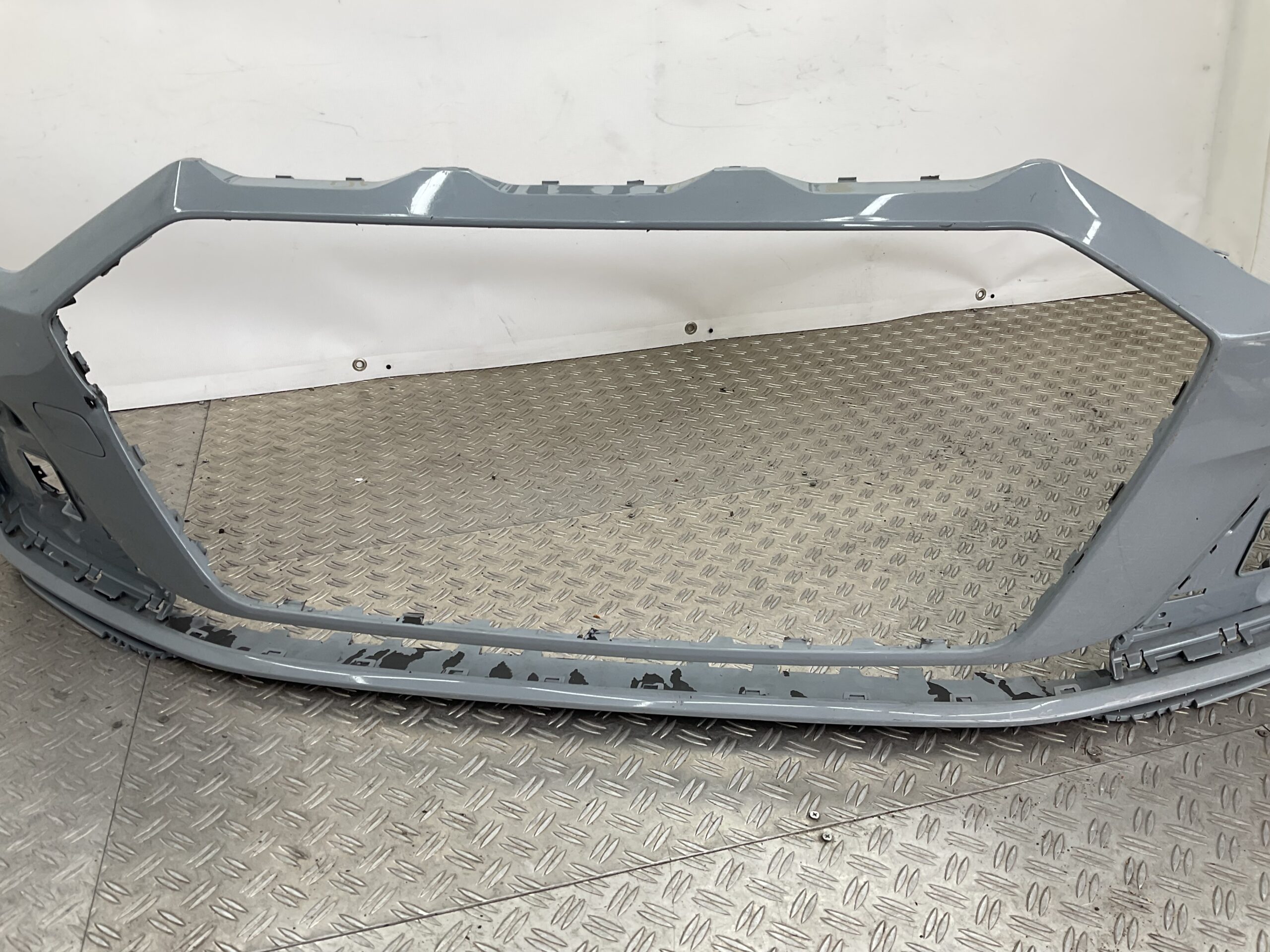 Bumper Audi A1 82A 19-23 kls 82A807437A Voorbumper H4-18902