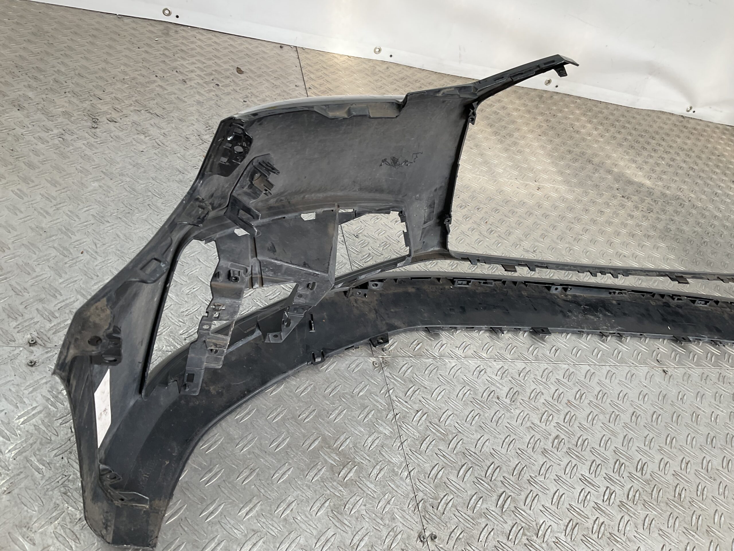 Bumper Audi A4 BW0 B9 SLINE S-LINE14-17 8W0807437 Voorbumper H10-18929