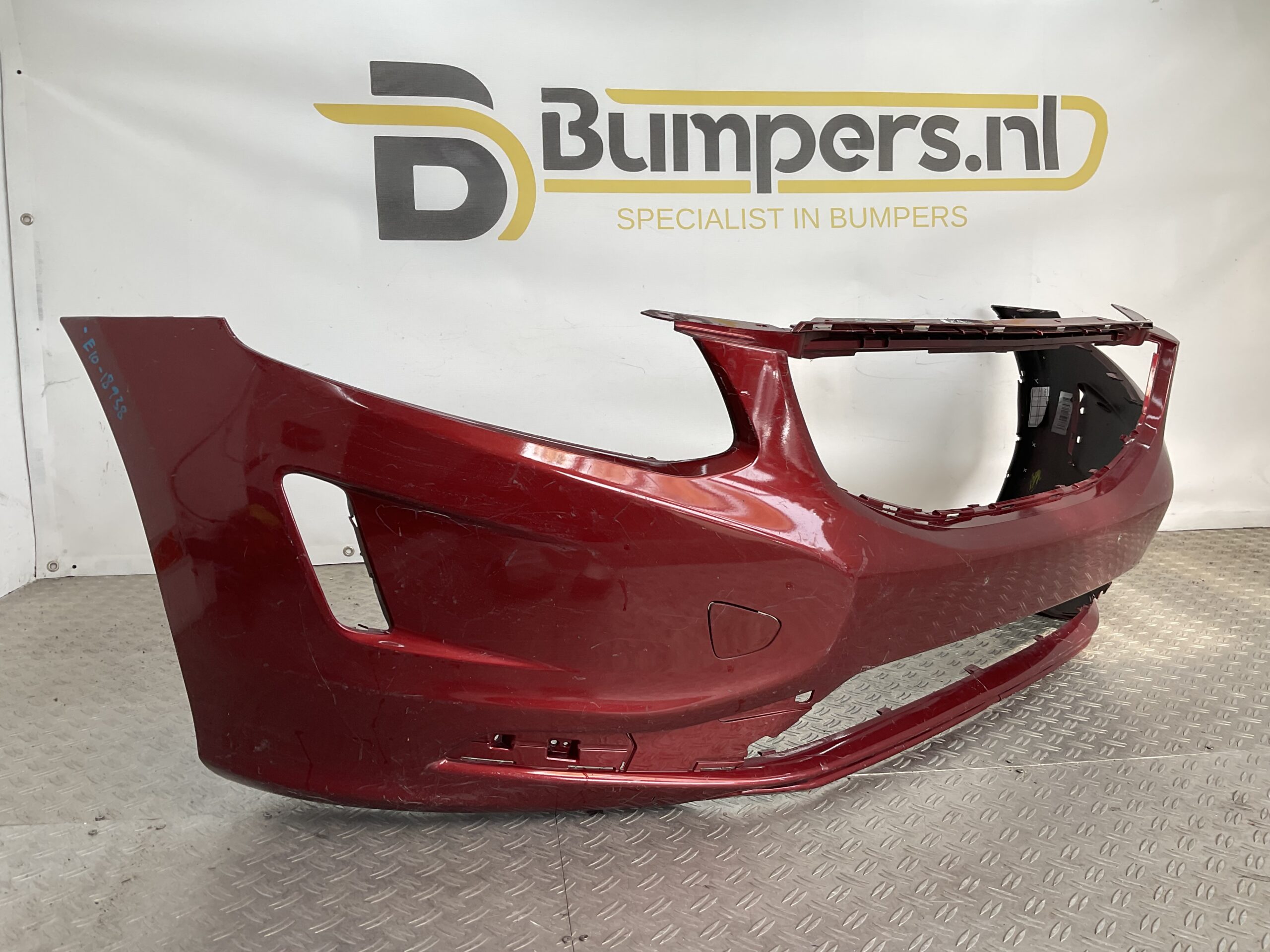 Bumper Volvo XC60 2014 31323765 Voorbumper E10-18938B